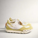 Sneaker Impact Plus bianca e camoscio color giallo lime con suola light