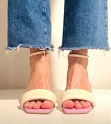 Sandalo tacco medio in nappa nude e pink