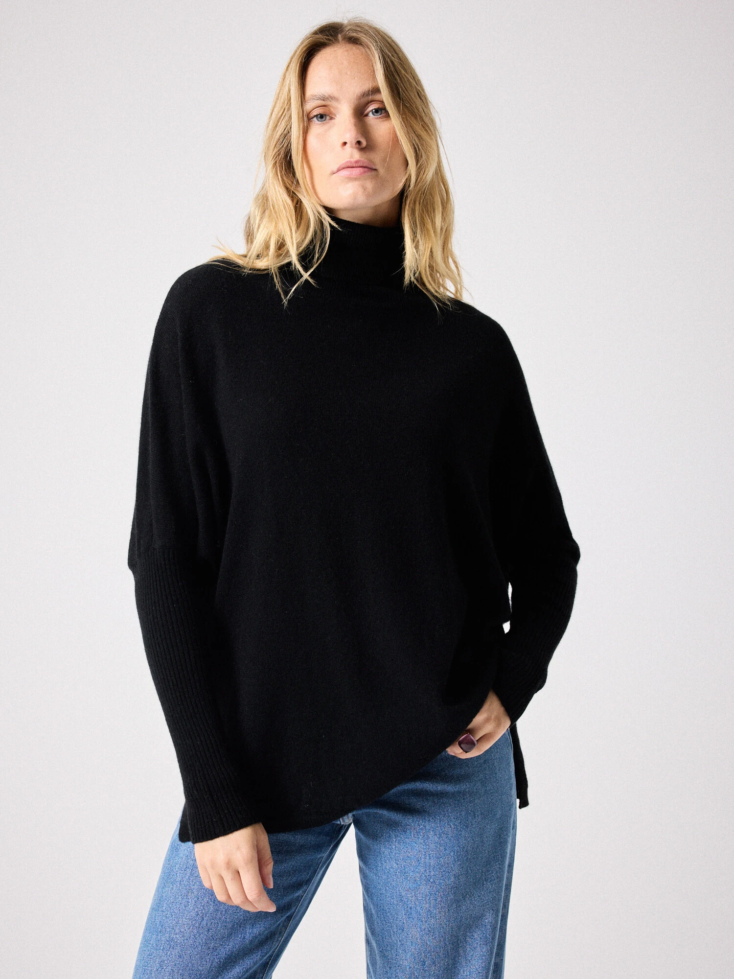 Maglione collo alto Margareth in cashmere nero