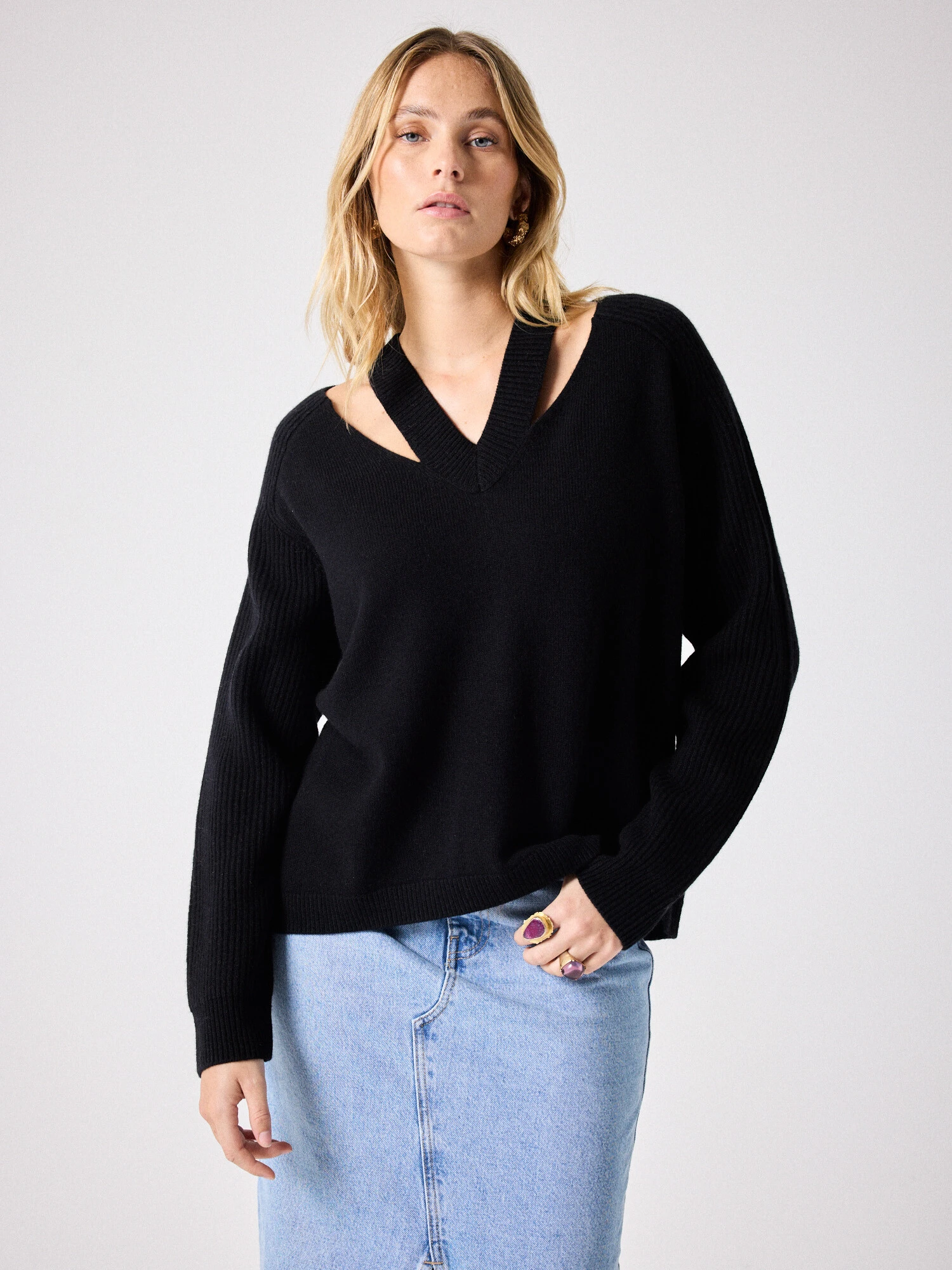 Black cashmere sweater