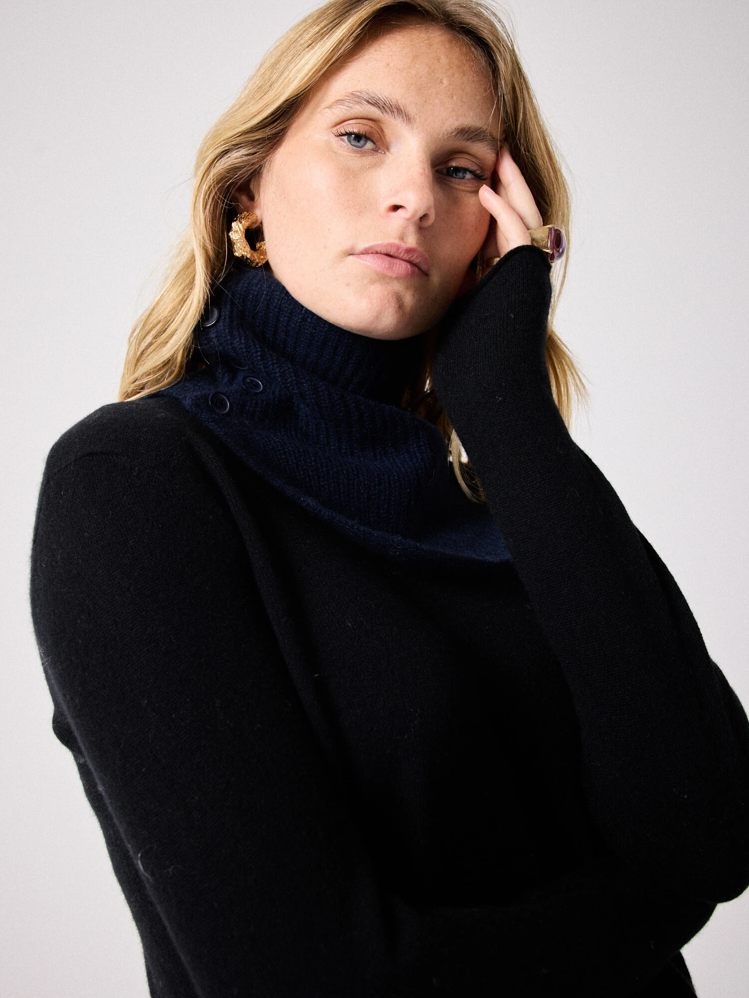 Black cashmere sweater