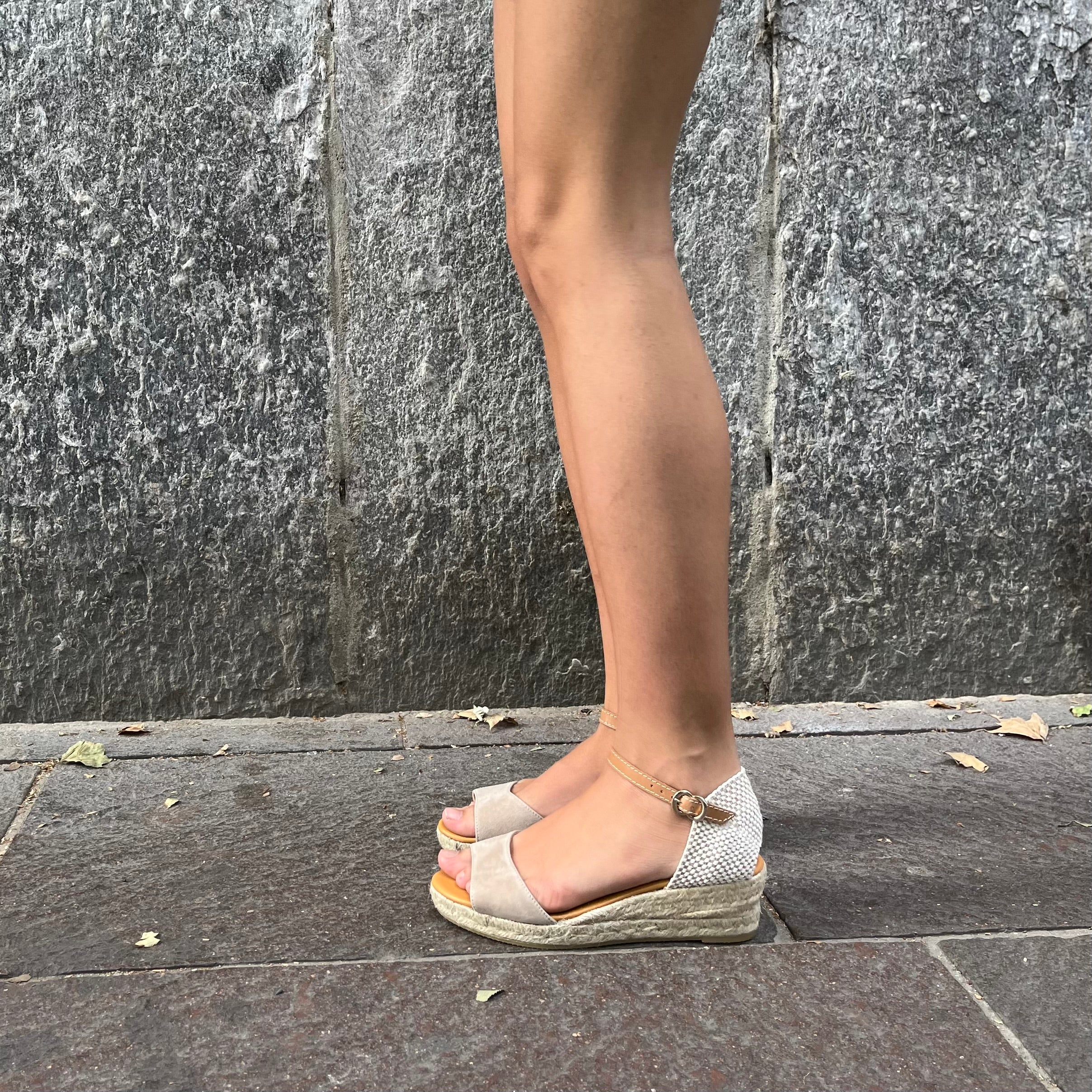 Sandal espadrilles in taupe suede