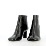 Stivaletto nero in pelle forma a piede