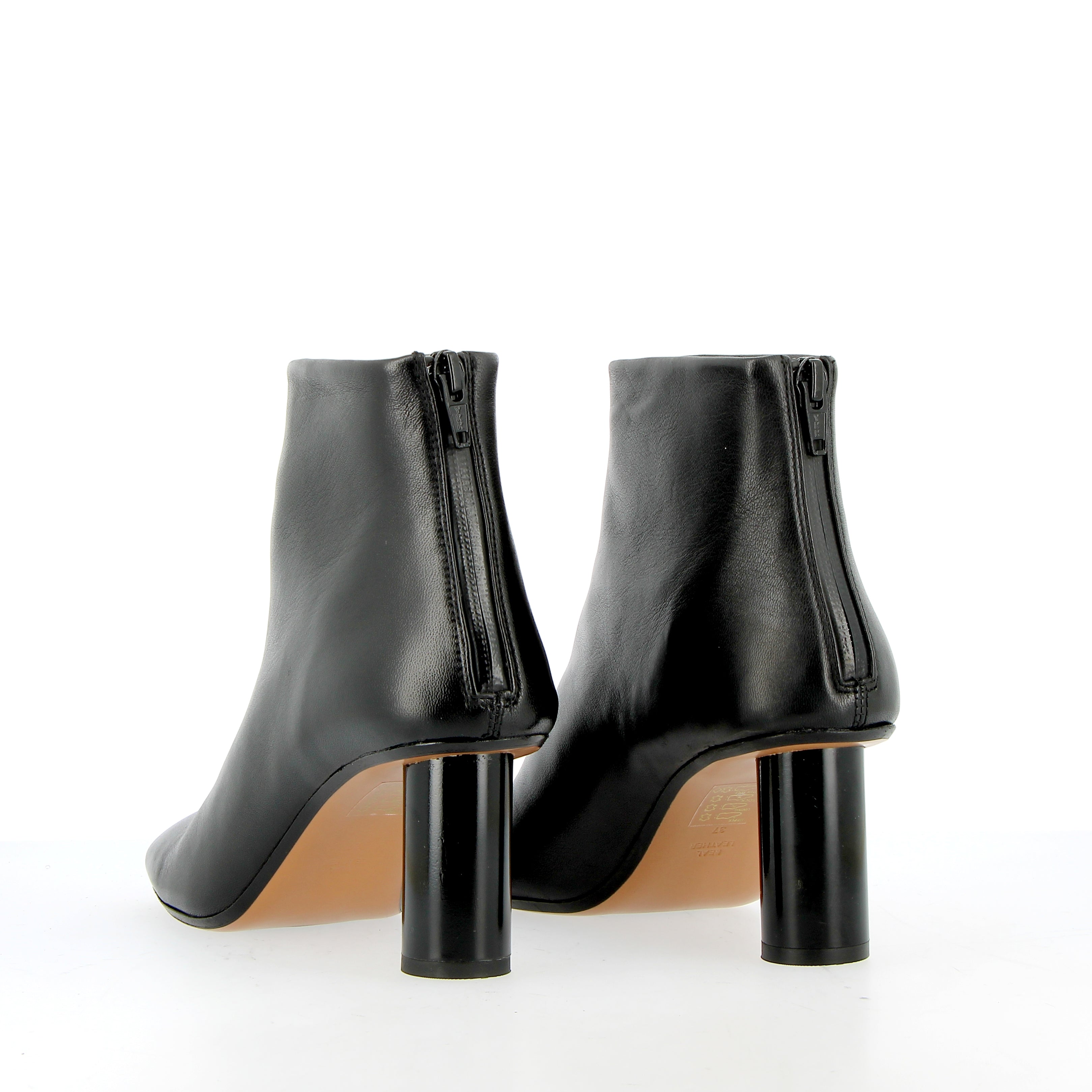 Stivaletto nero in pelle forma a piede