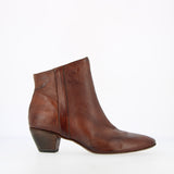 Cognac leather ankle boot with zip