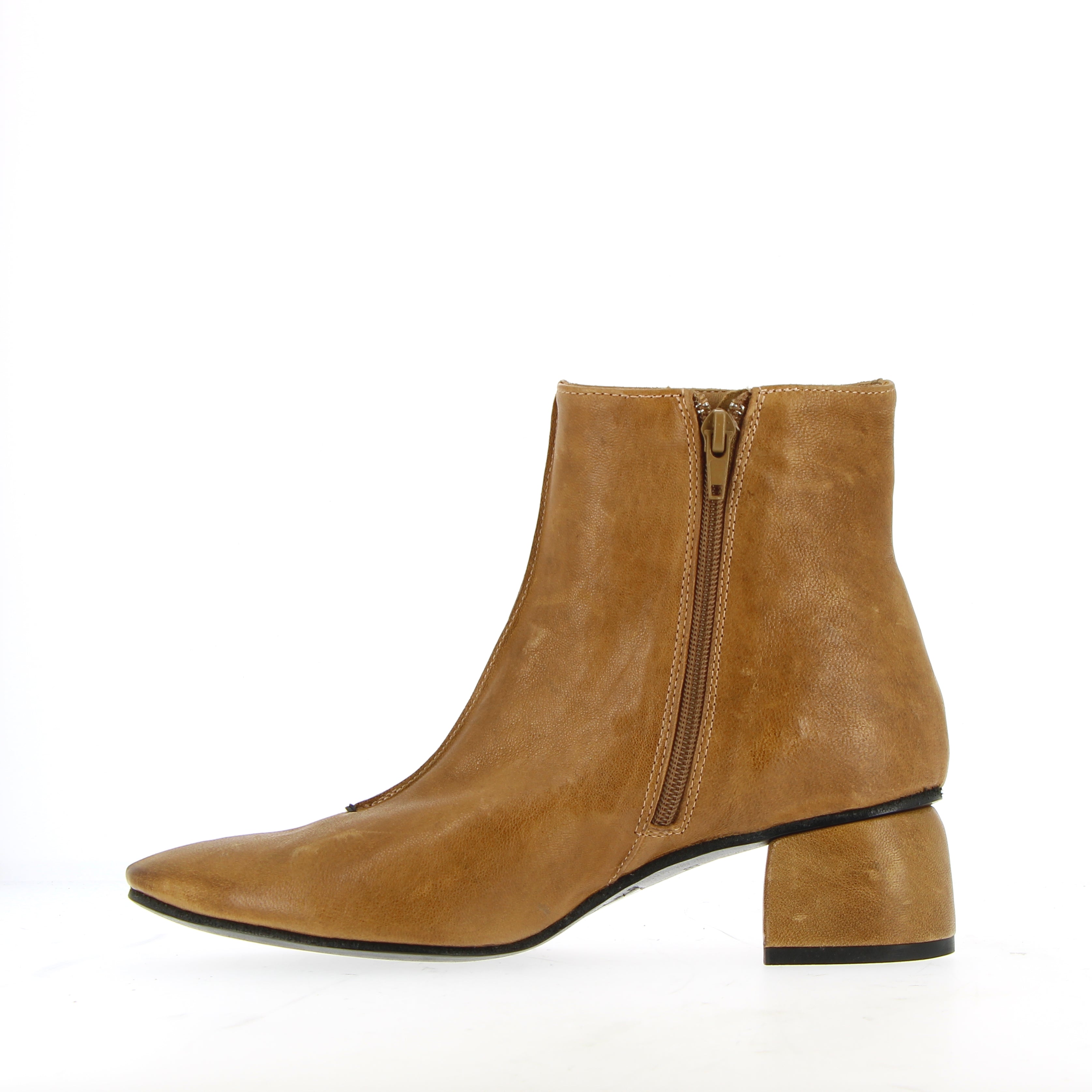 Soft ankle boot in leather calfskin