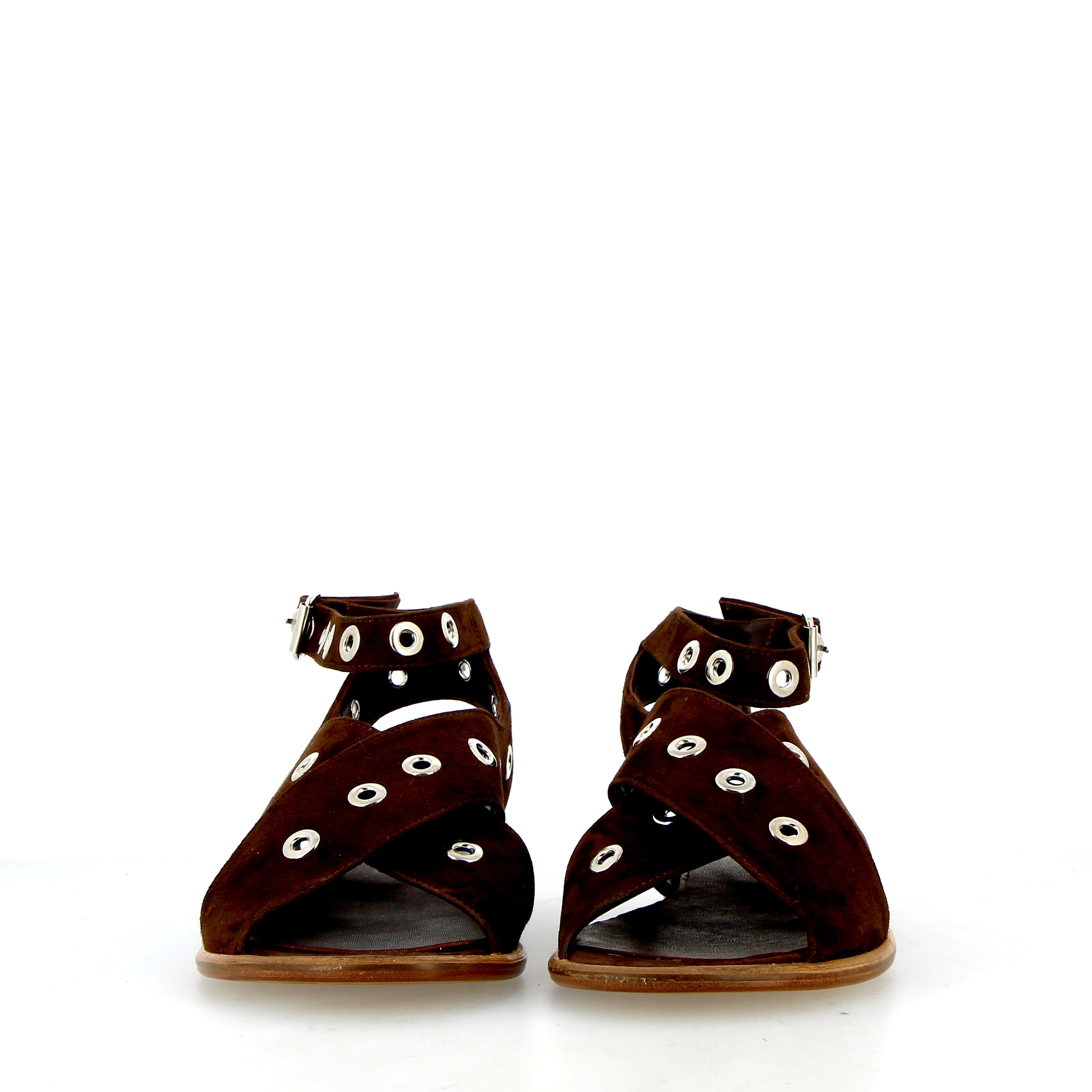 Sandalo borchiato in morbido camoscio testa di moro