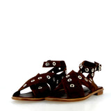 Sandalo borchiato in morbido camoscio testa di moro