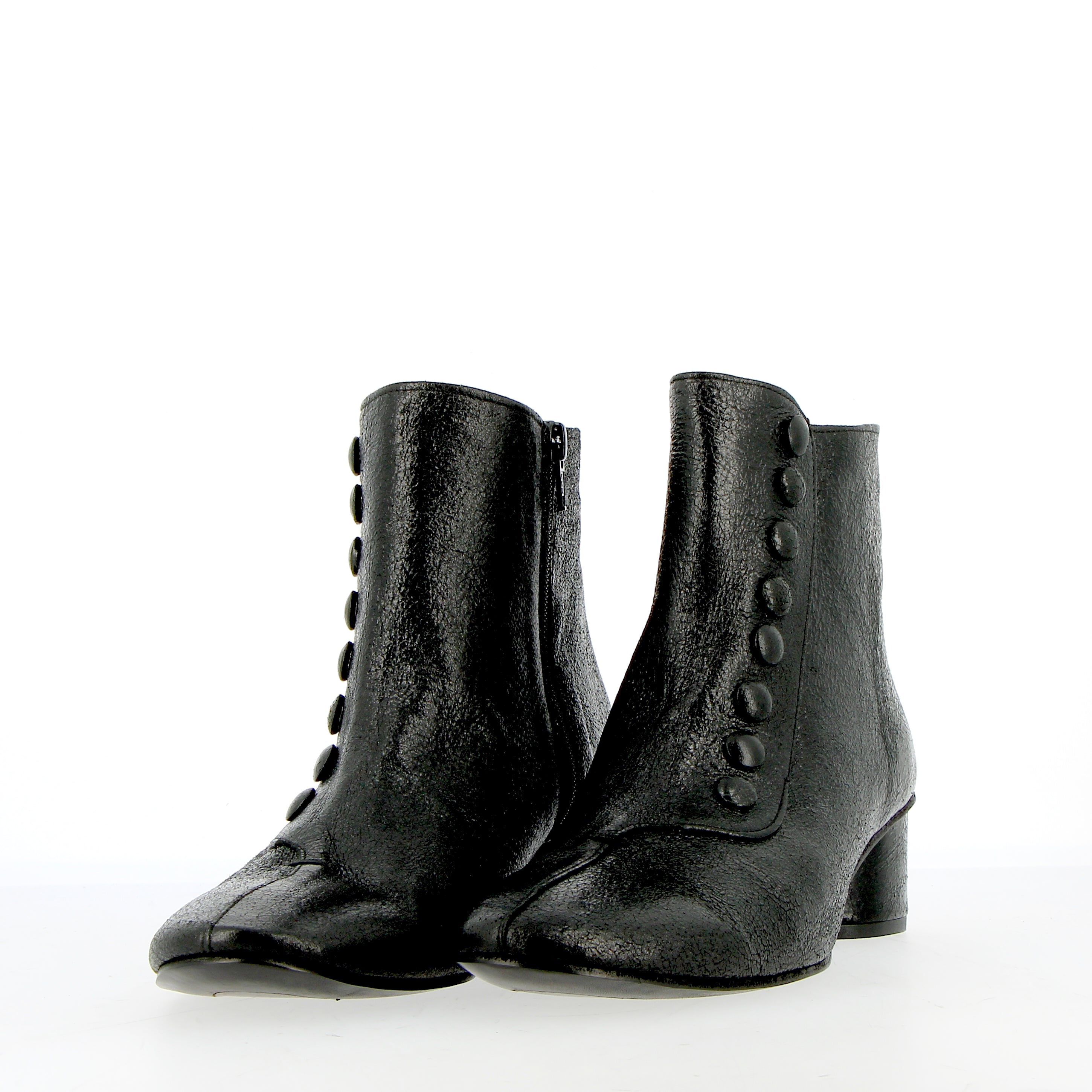 Retro ankle boot with buttons in soft black patent leather