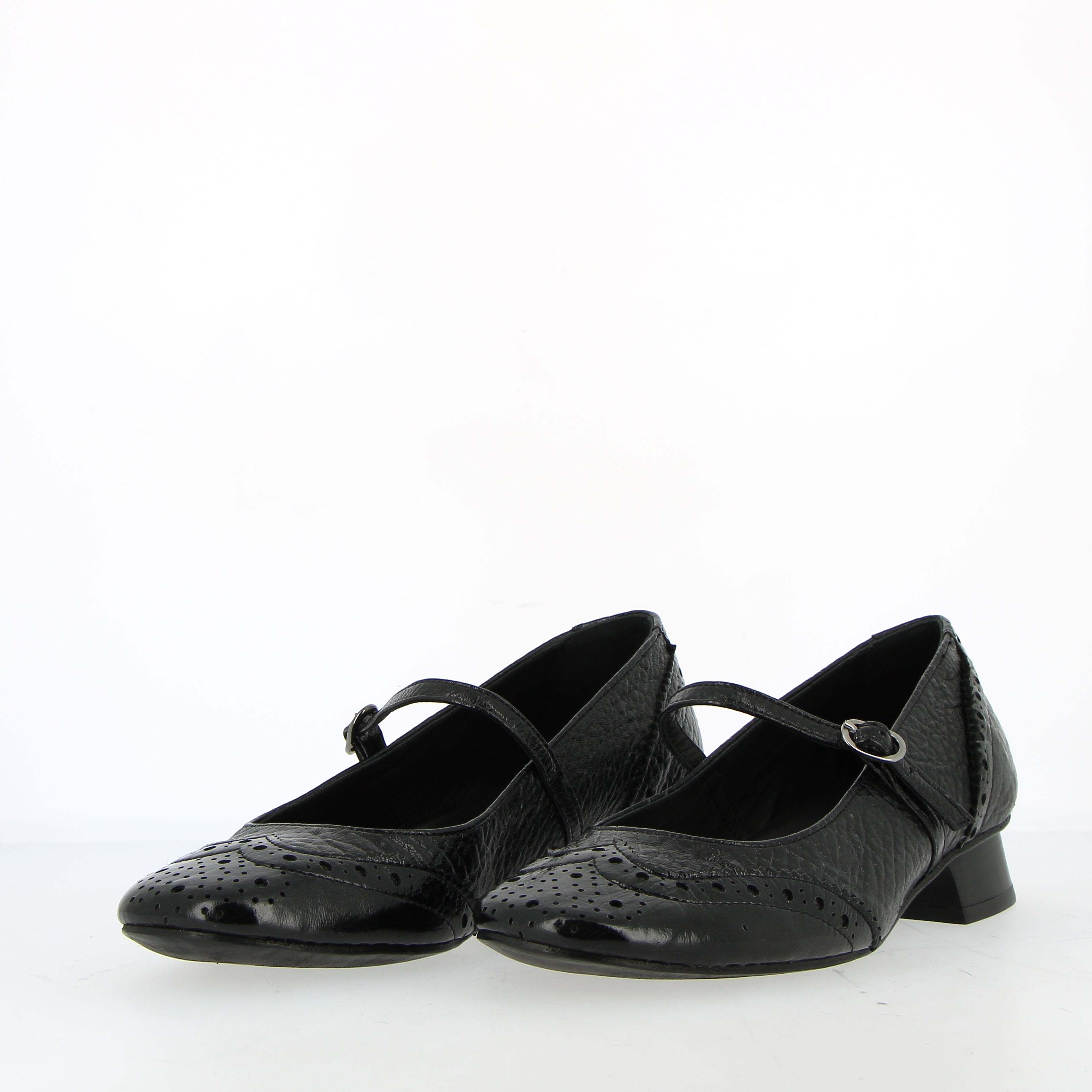 Ballerina bassa morbida in pelle vernice nera con cinturino