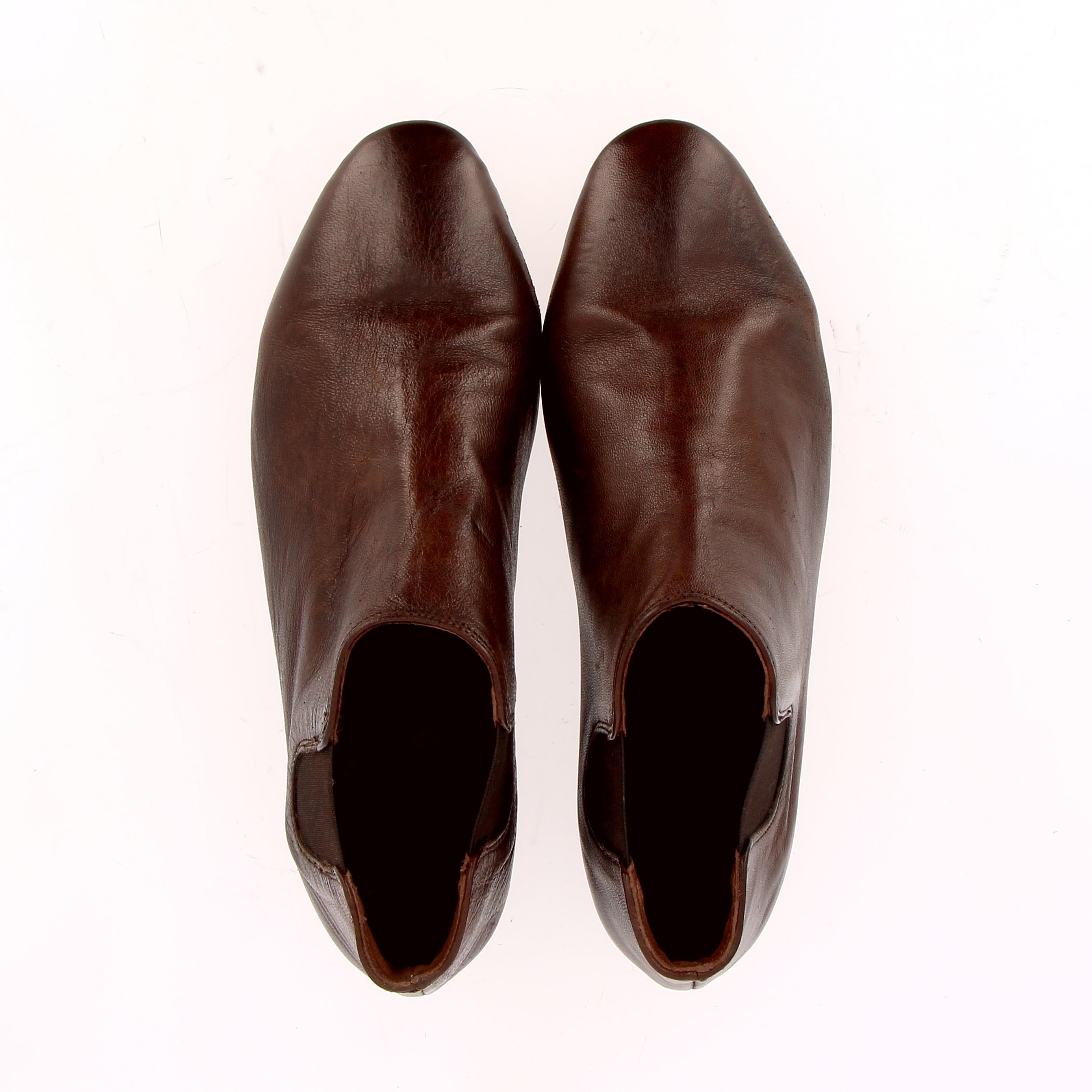 Low Chelsea boot in soft dark brown leather