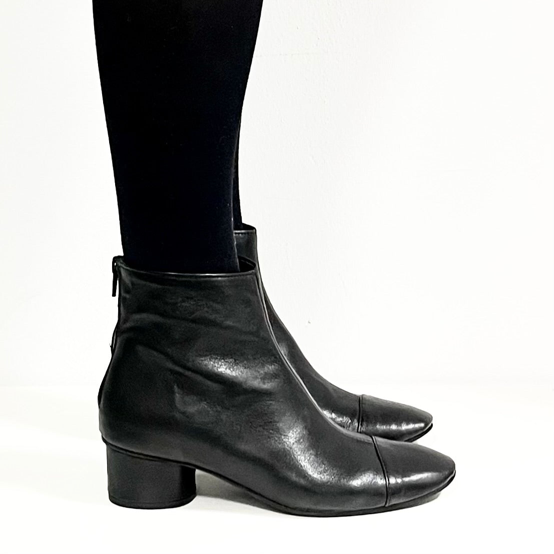 Stivaletto in morbida pelle nera