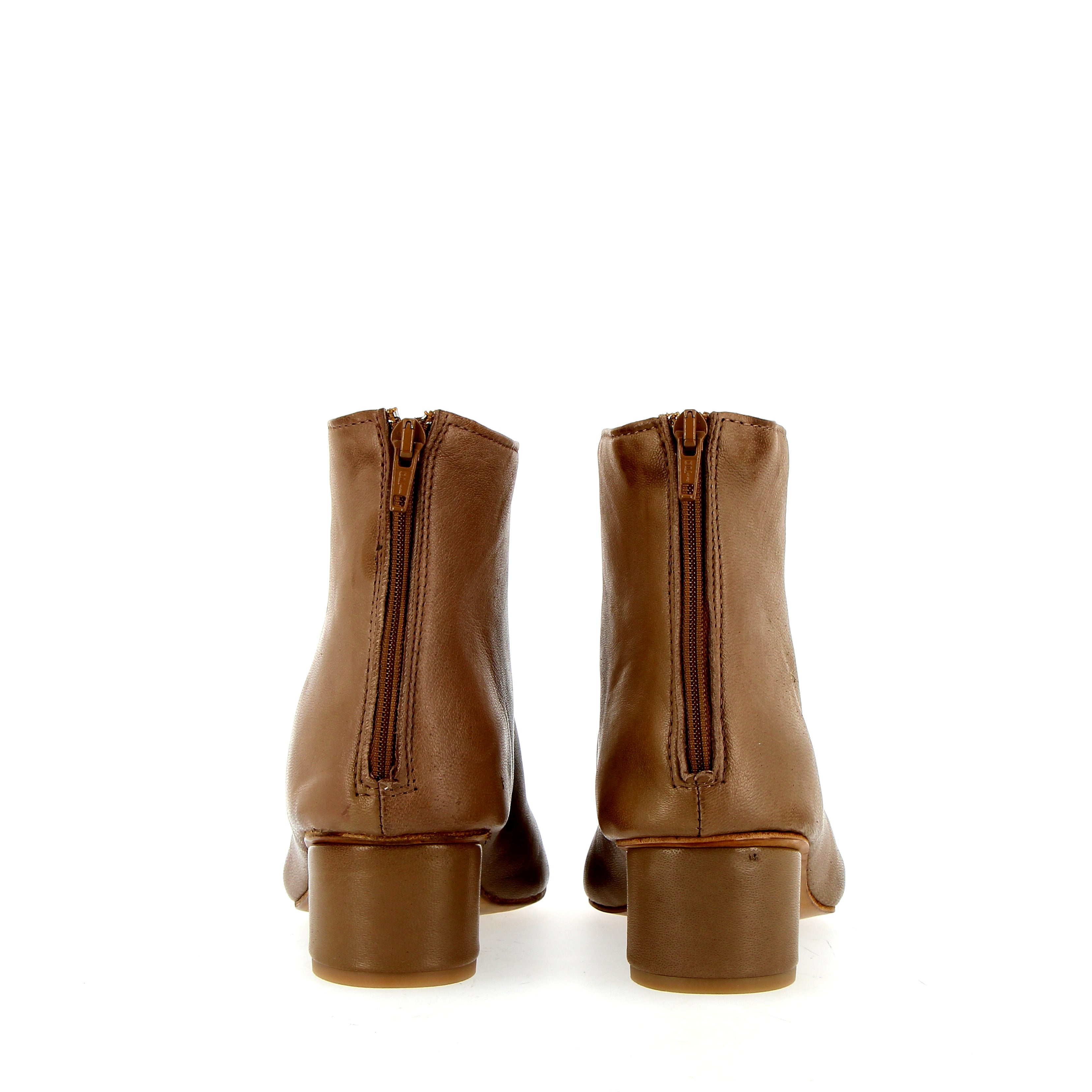 Stivaletto morbido in pelle color noce