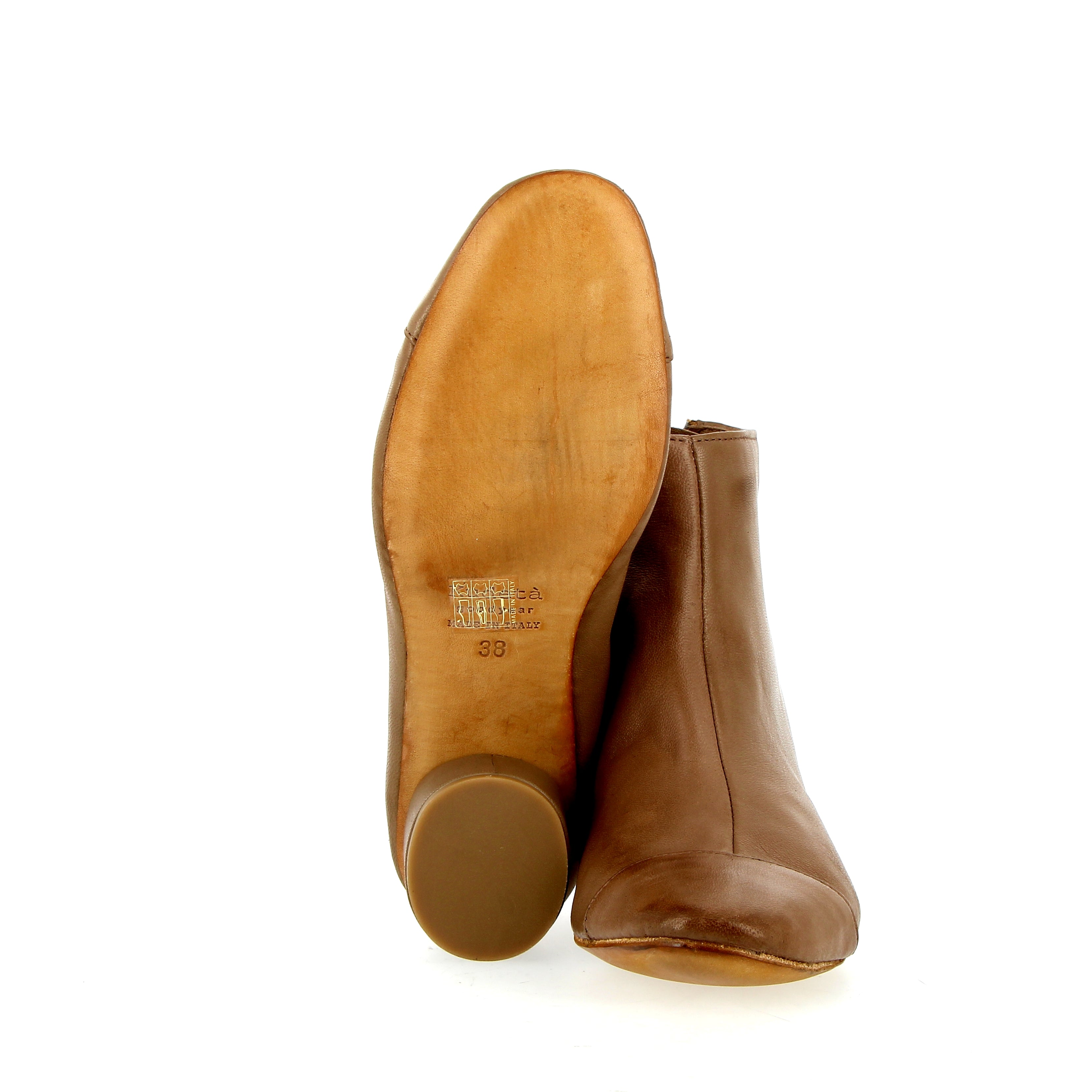 Stivaletto morbido in pelle color noce
