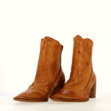 Ankle boot in soft tan leather