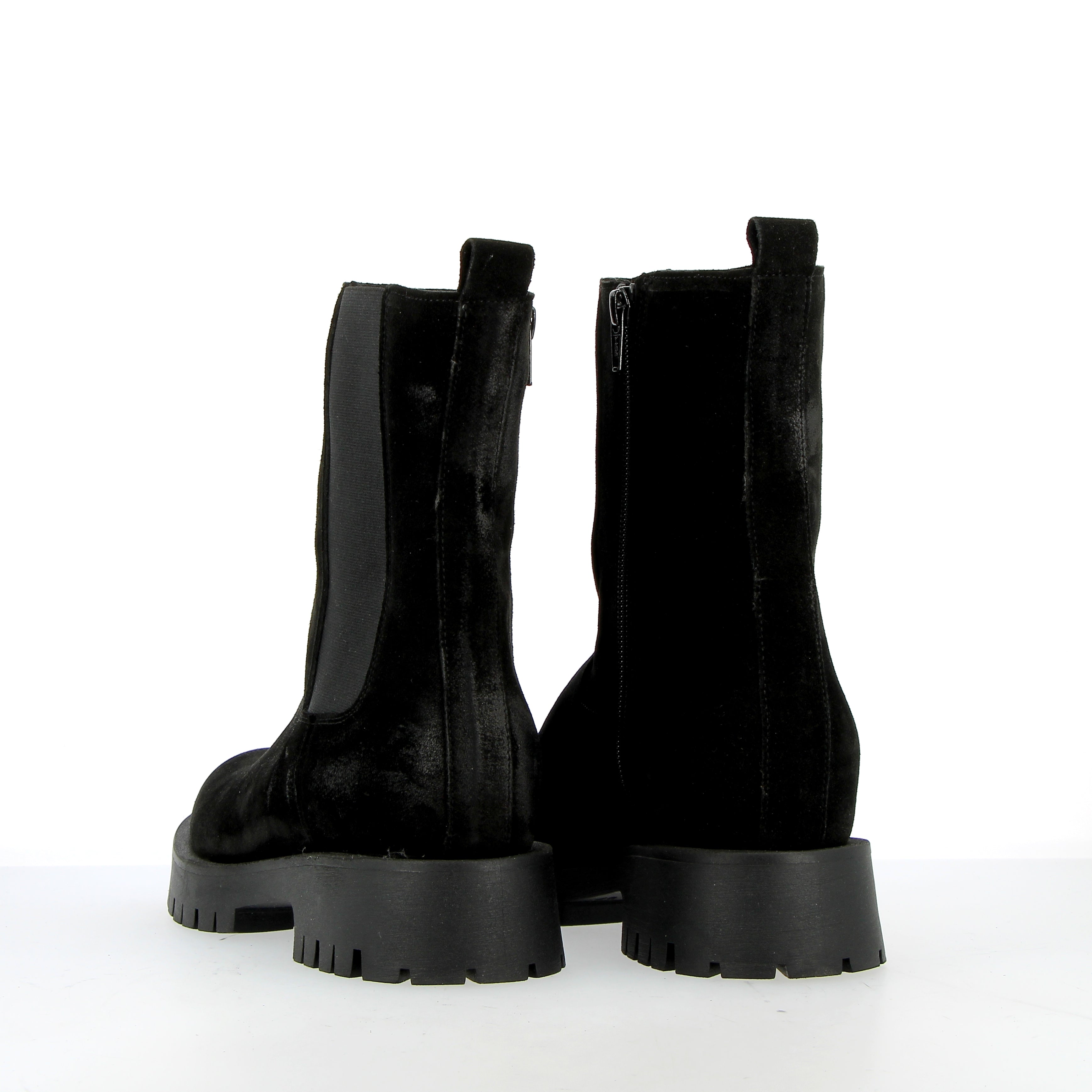Chelsea boot nero in pelle scamosciata trattata vintage