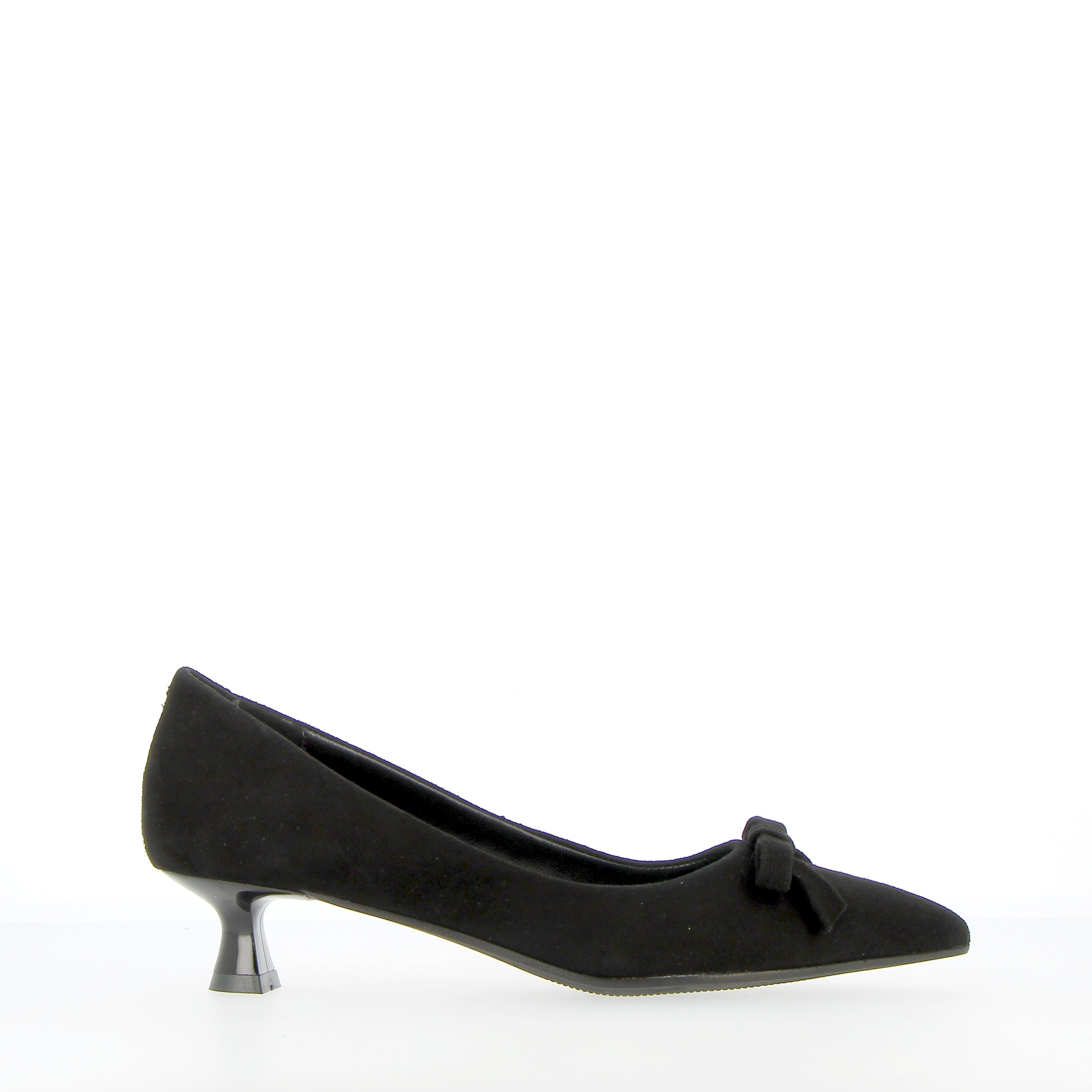 Black suede pumps medium heel 