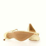 MaryJane romantica in rete fiorata nude