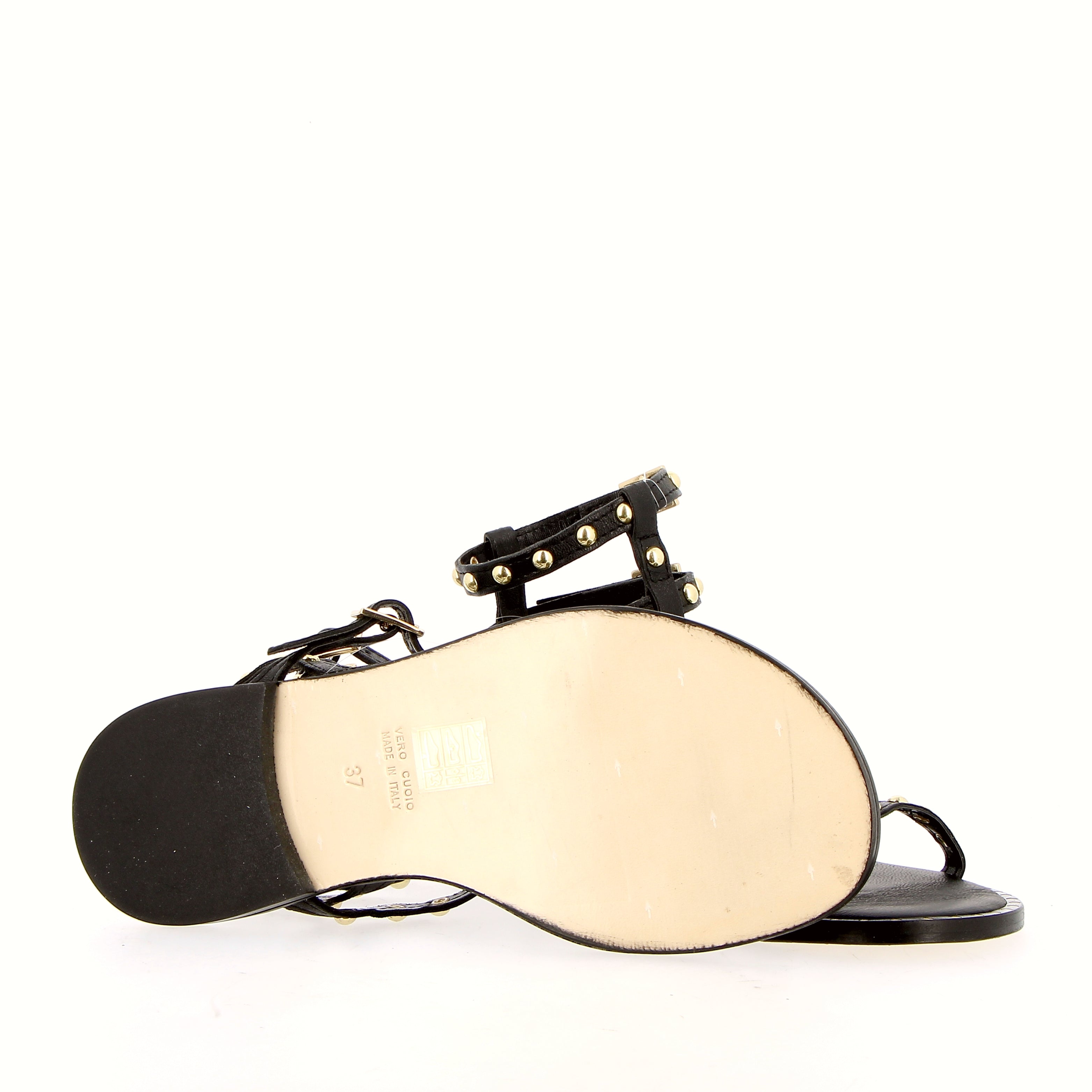 Sandalo basso in pelle nero con borchie