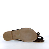 Sandalo basso in camoscio marrone con fibbie
