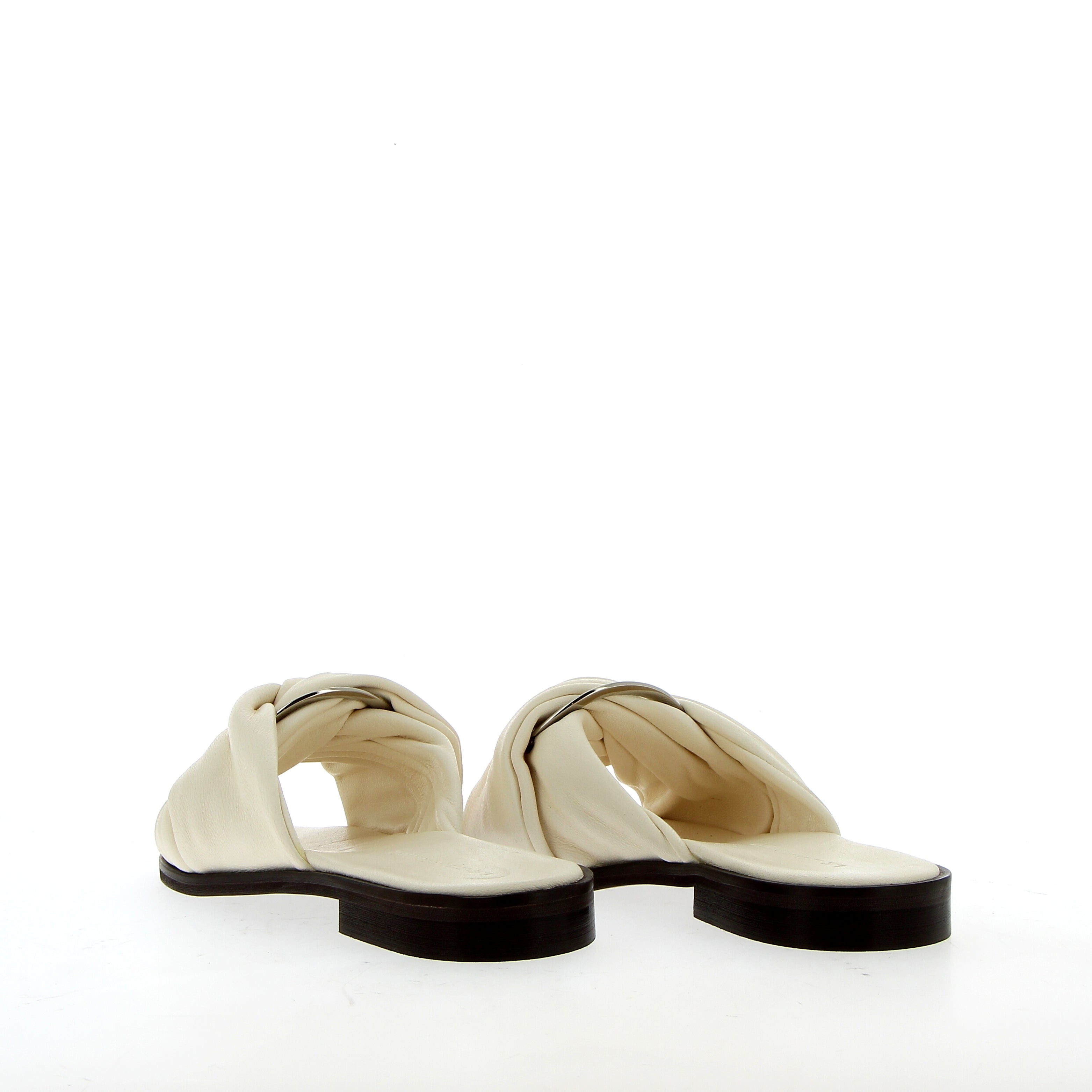 Milky white leather sandal with accessory