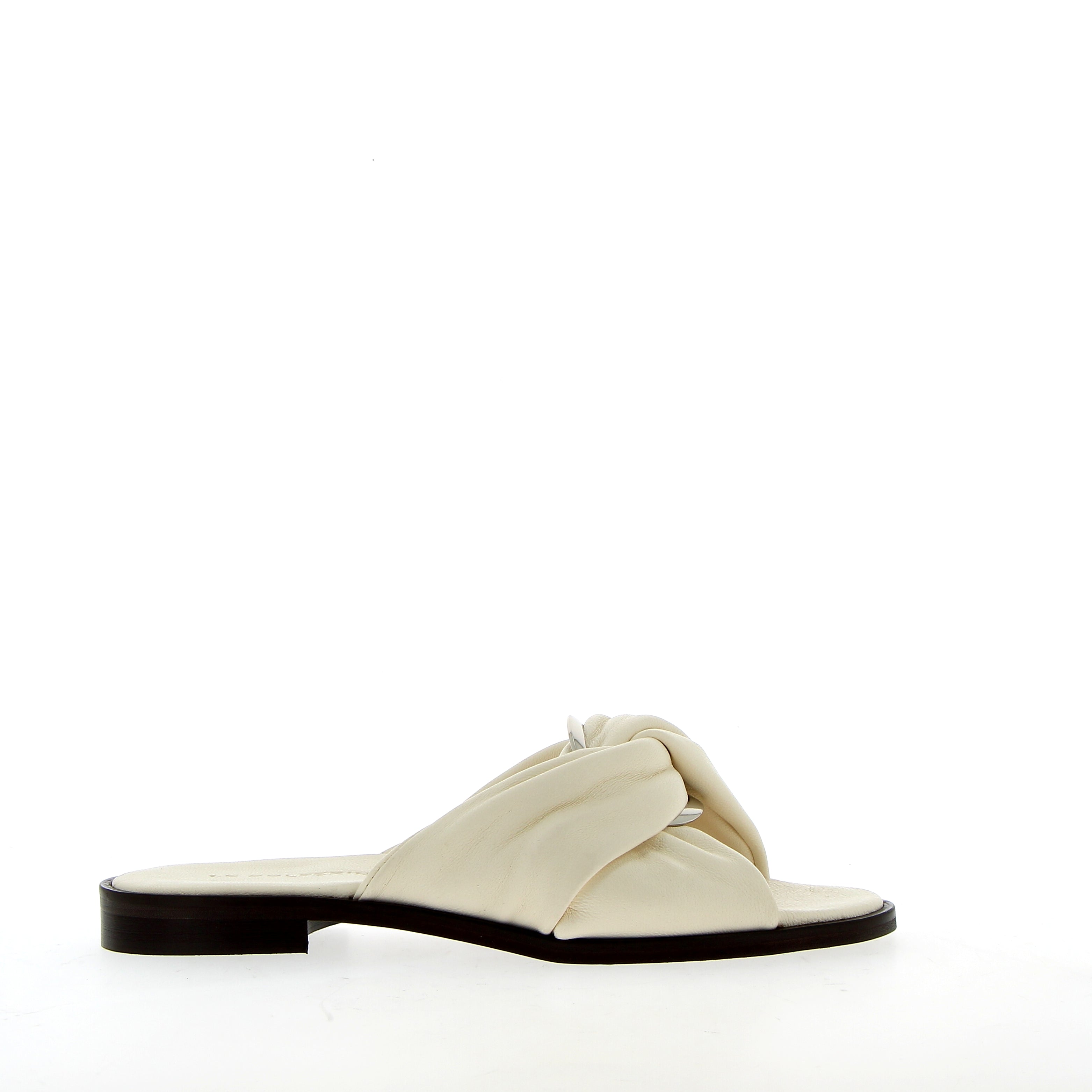Milky white leather sandal with accessory