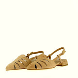 Sandalo slingback in sofficie camoscio sabbia