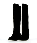 Stivale in camoscio nero con zeppina interna