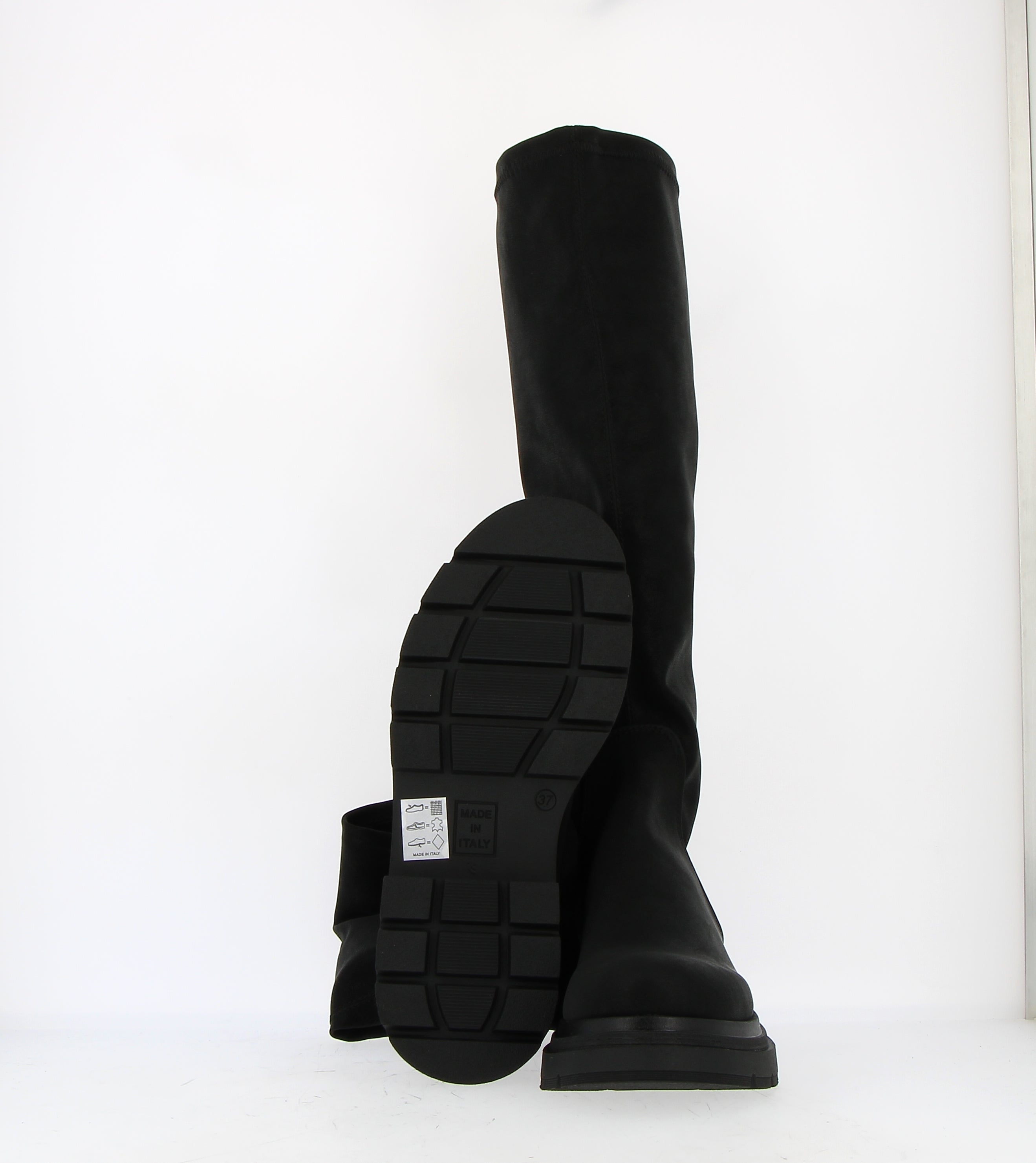 Black stretch vegan boot with zip