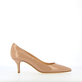 Nude lacquered leather pumps
