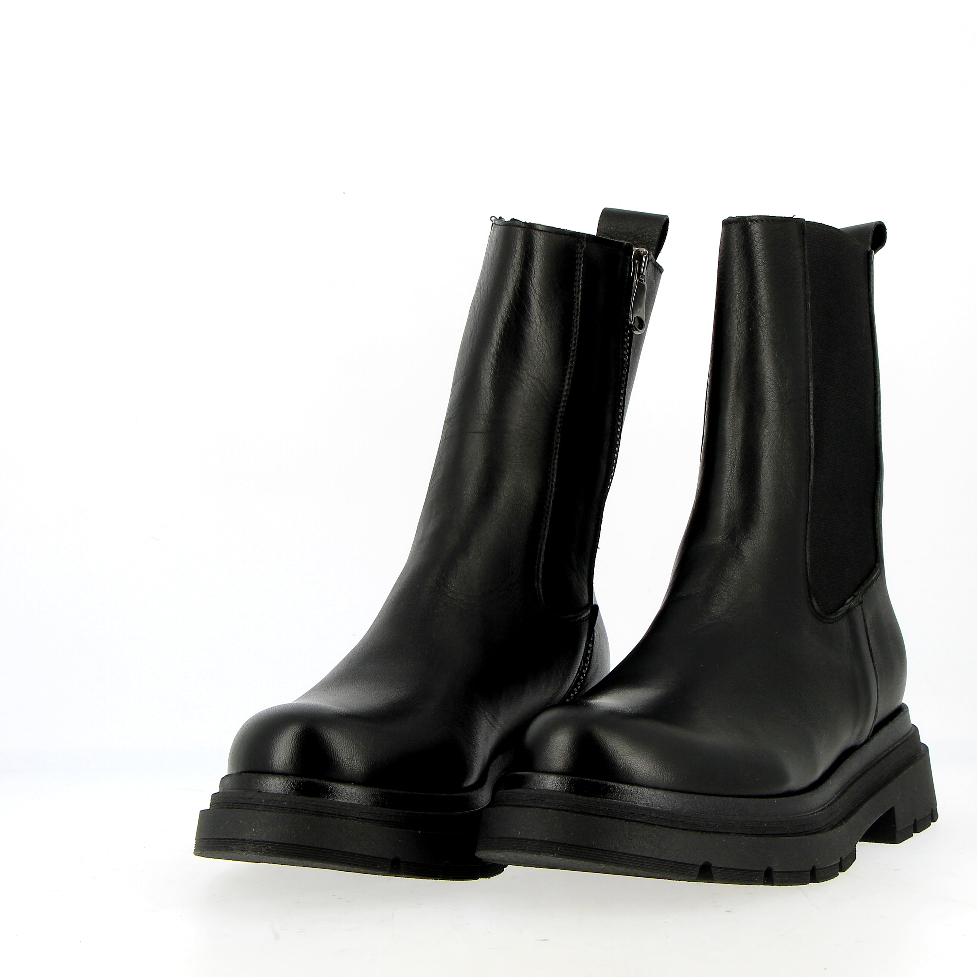 Black calfskin Chelsea boot with zipper