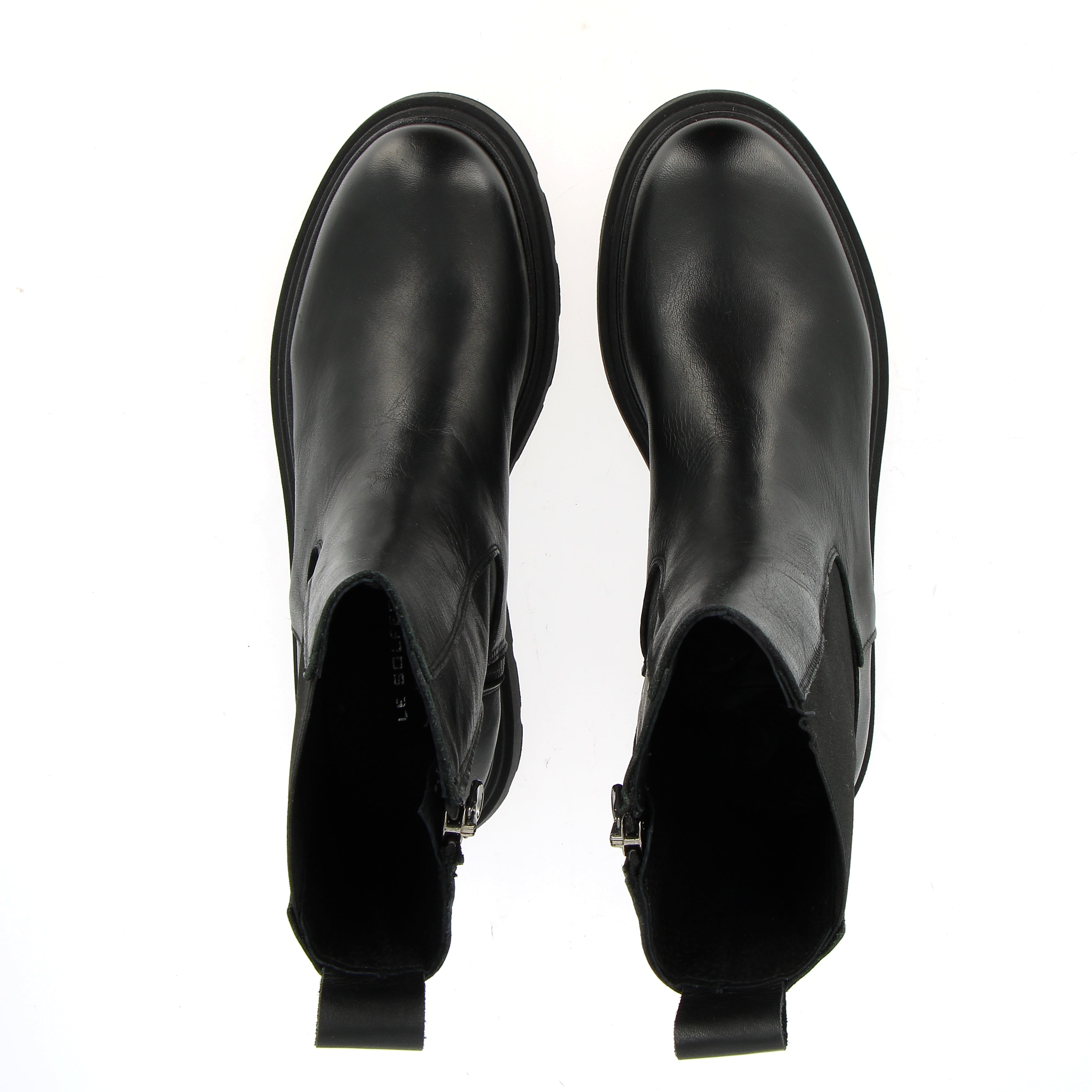 Black calfskin Chelsea boot with zipper