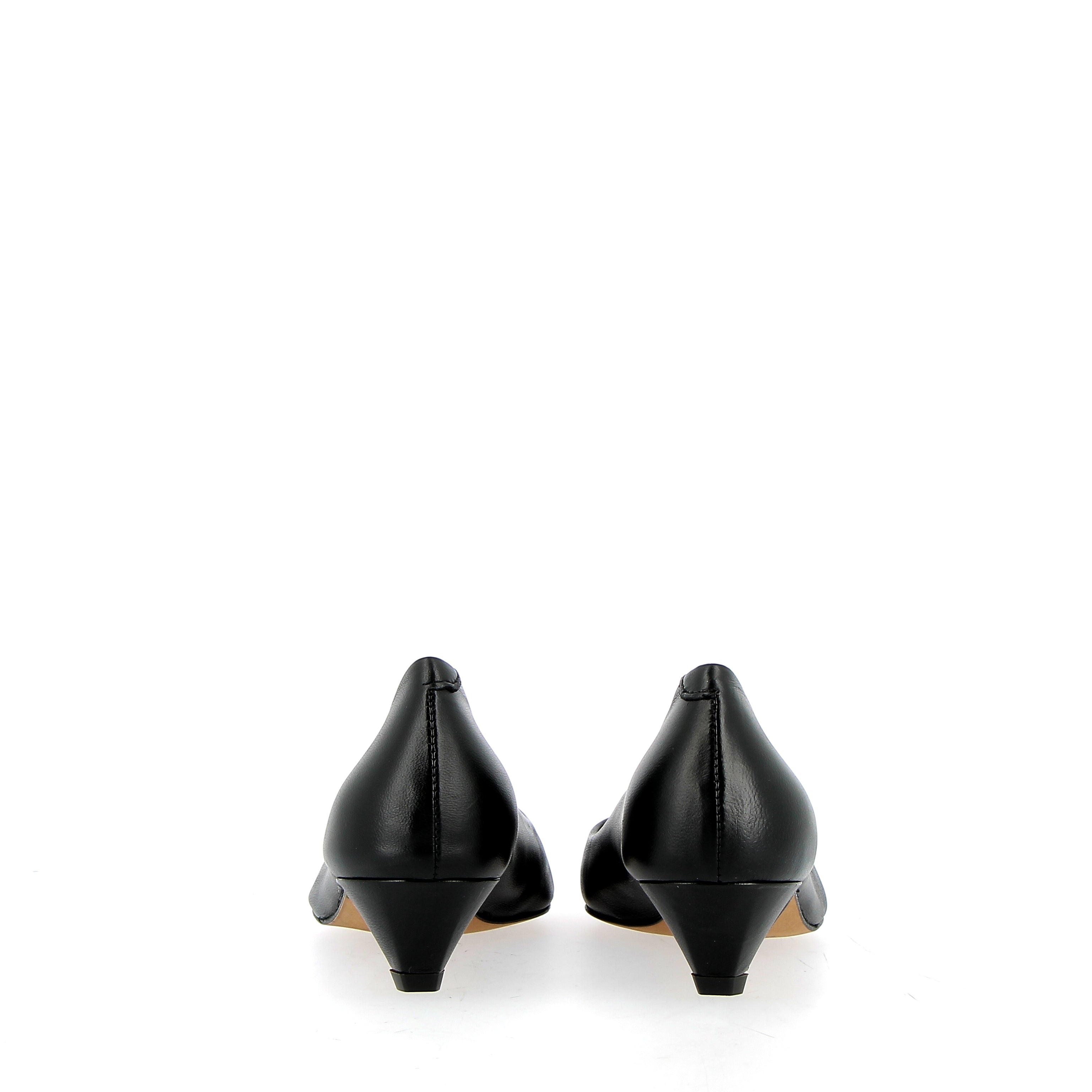 Unlined décolleté in soft black nappa