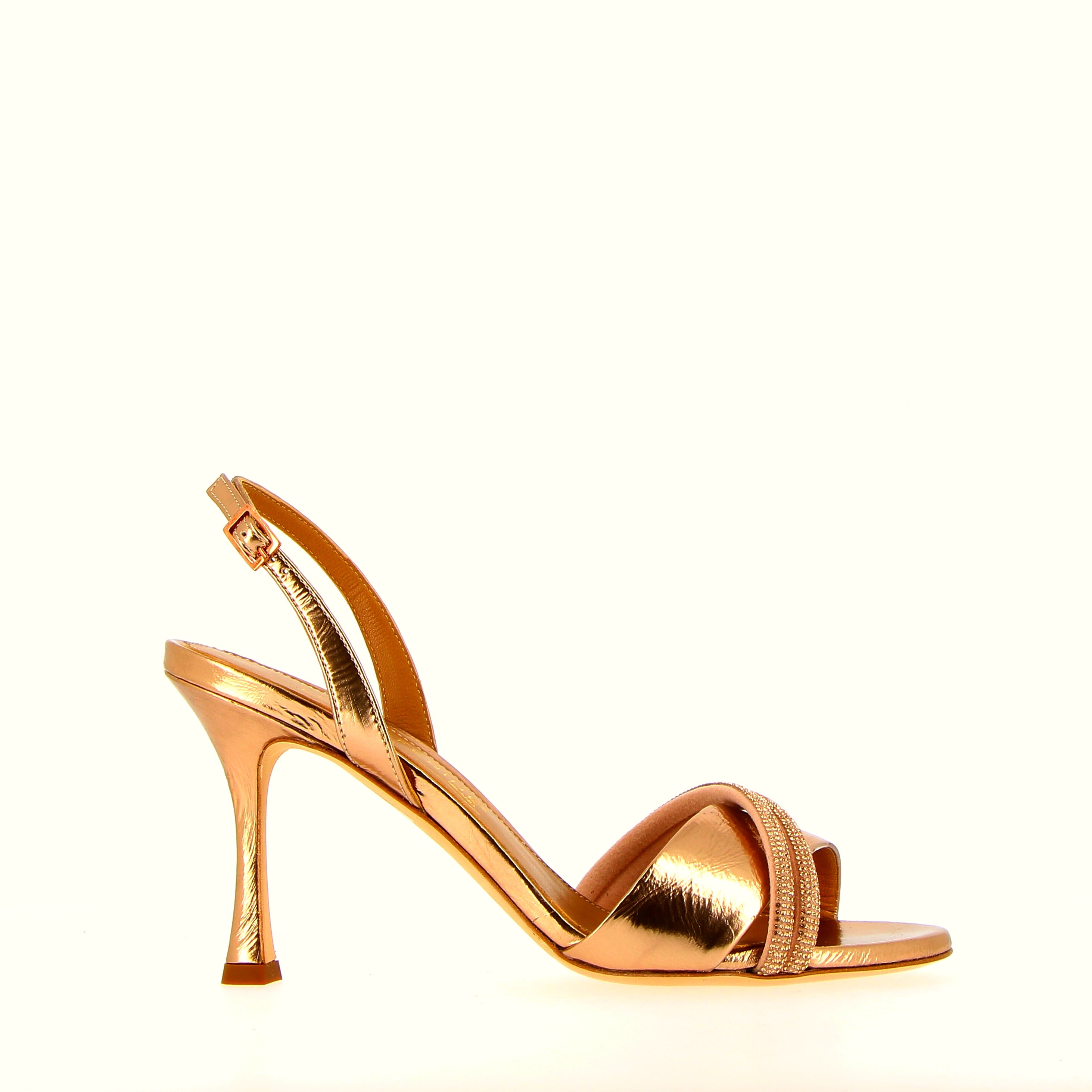 Copper sandal on heel with accessory