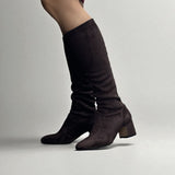 Moro-colored, close-fitting boot