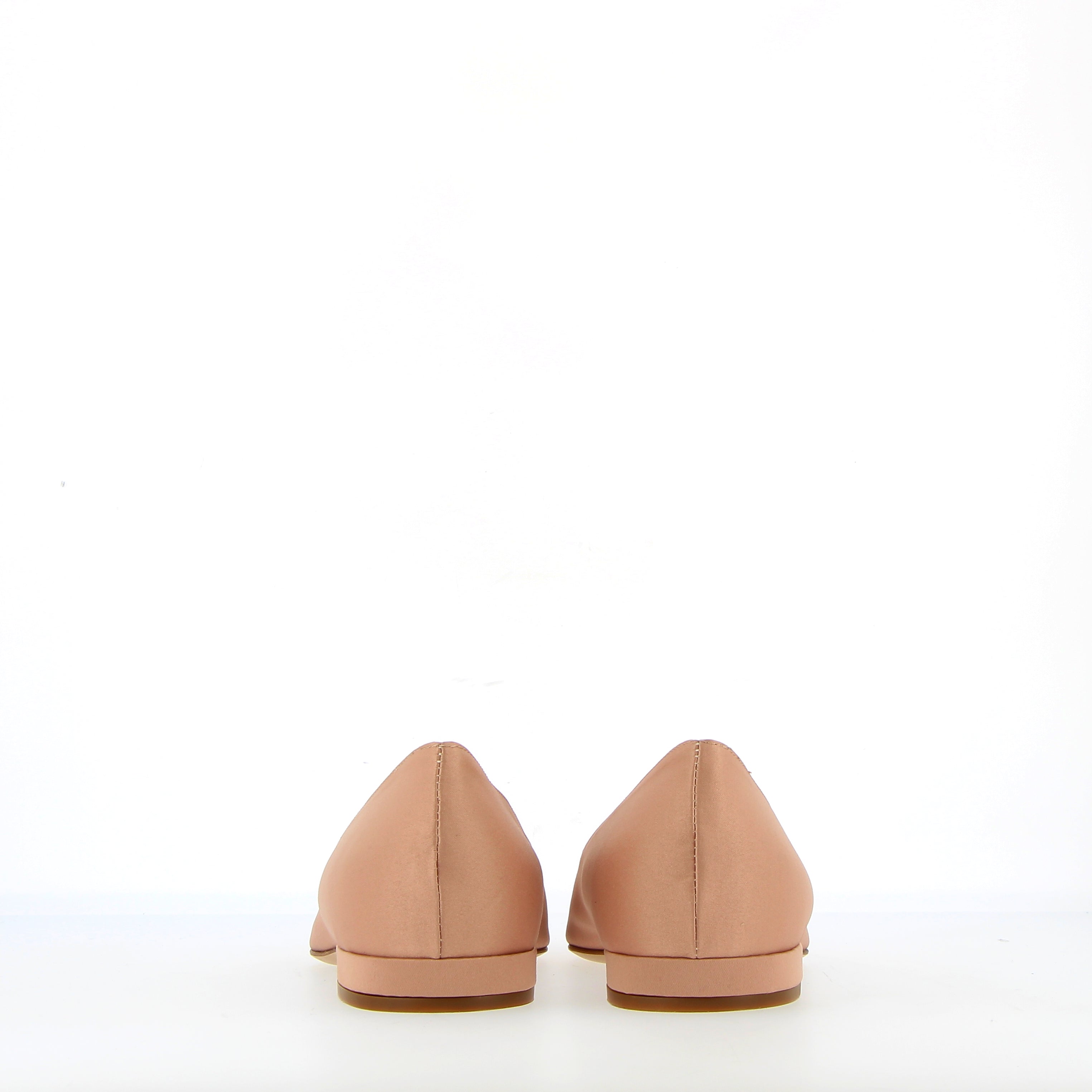 Ballet pump in nude fabric