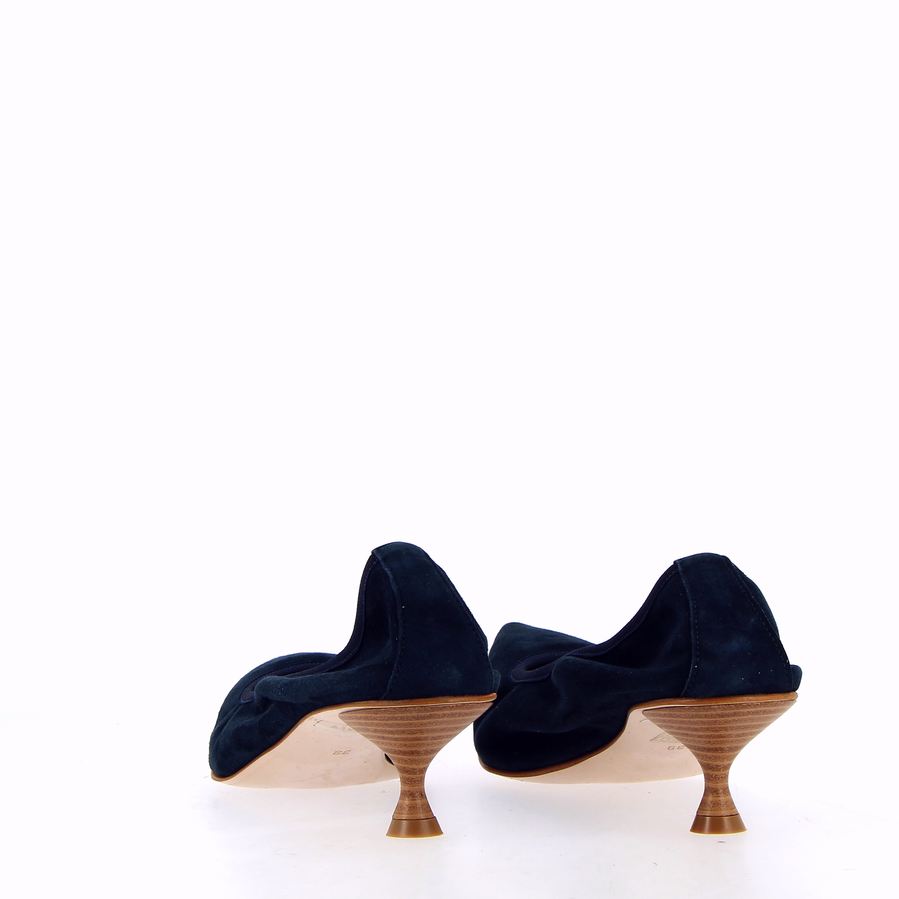 Pucker pump in camoscio blu sfoderato