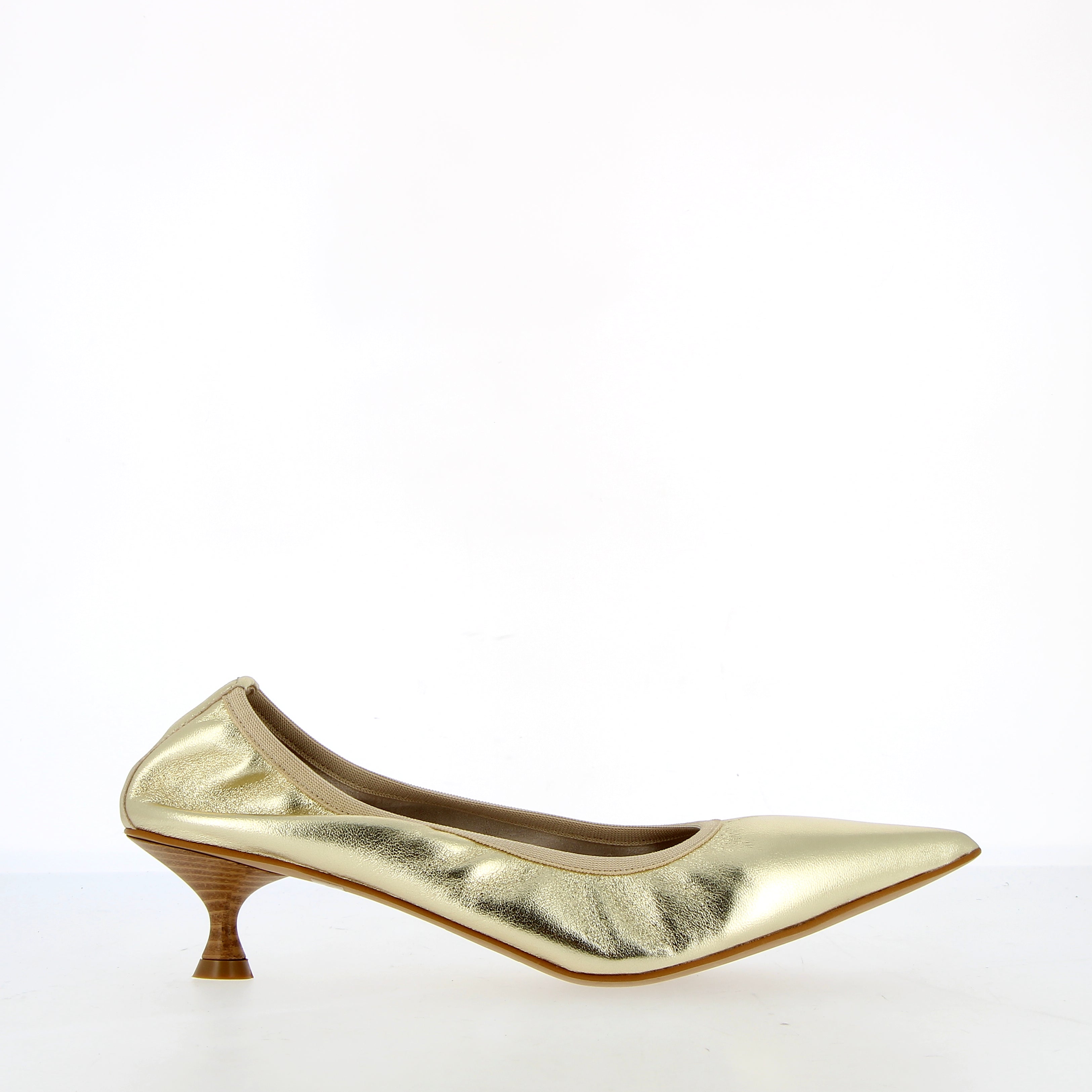 Pucker pump in pelle platino sfoderato