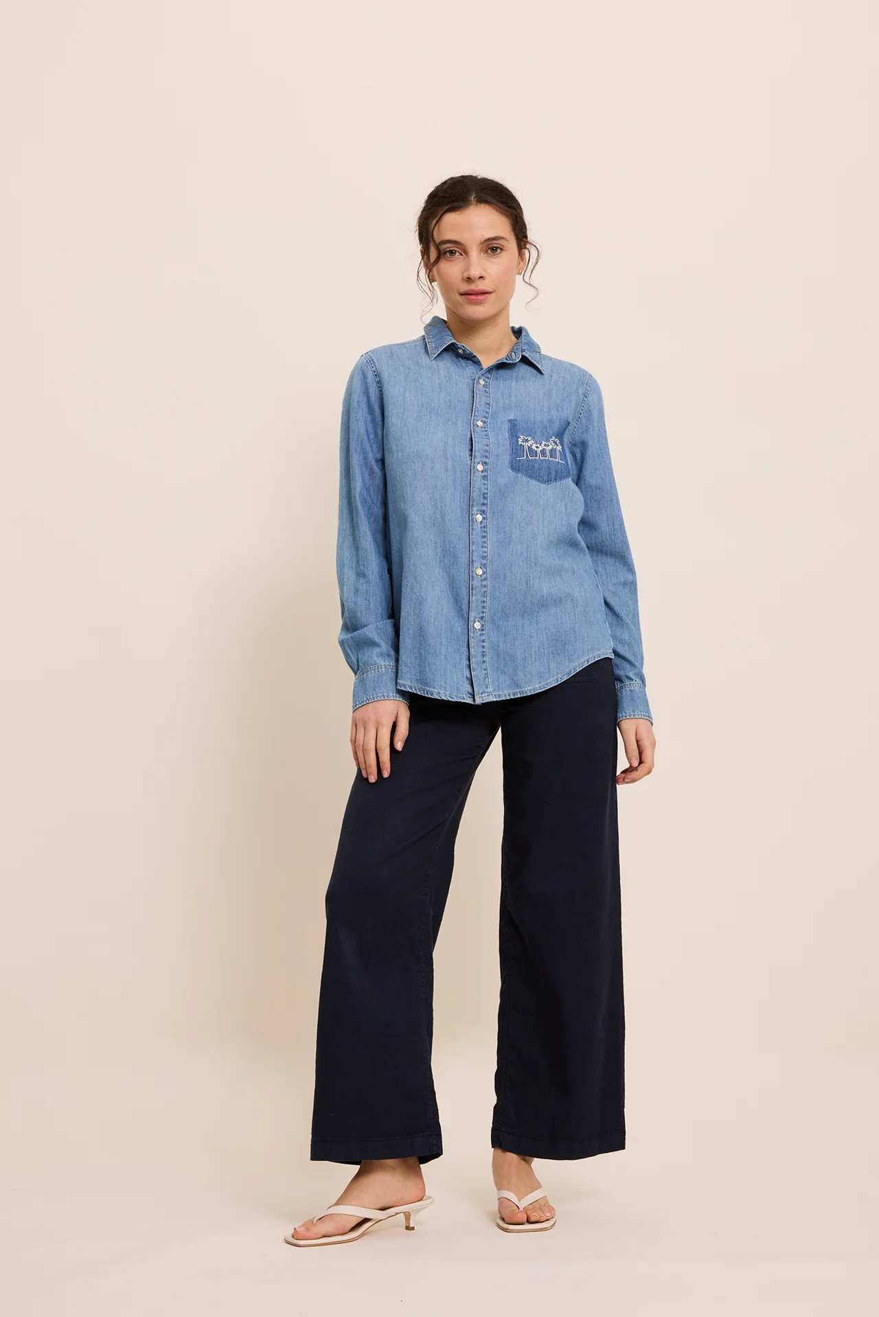 Lucia Crop Wide navy blue trousers