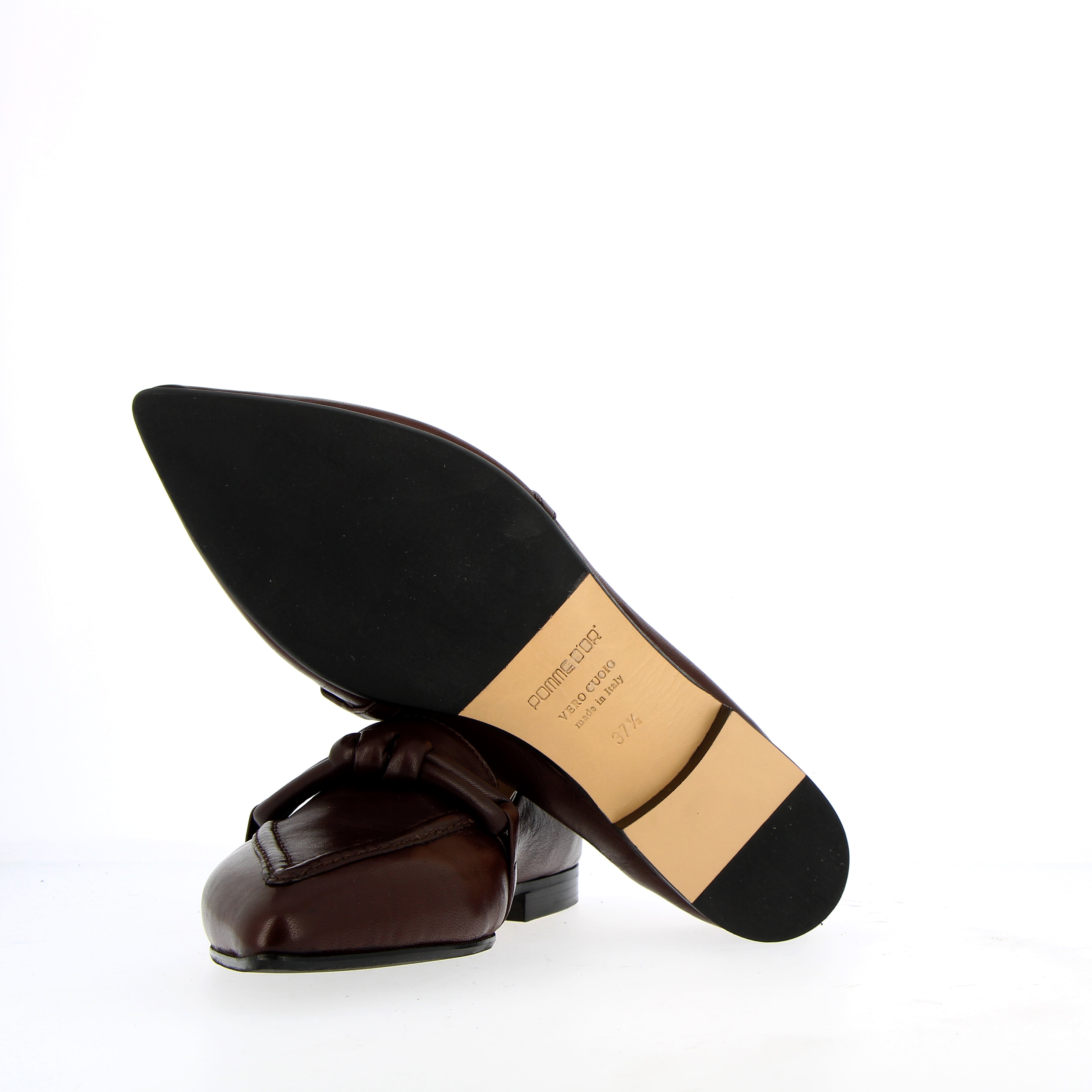 Pointed loafer in supersoft chocolate leather