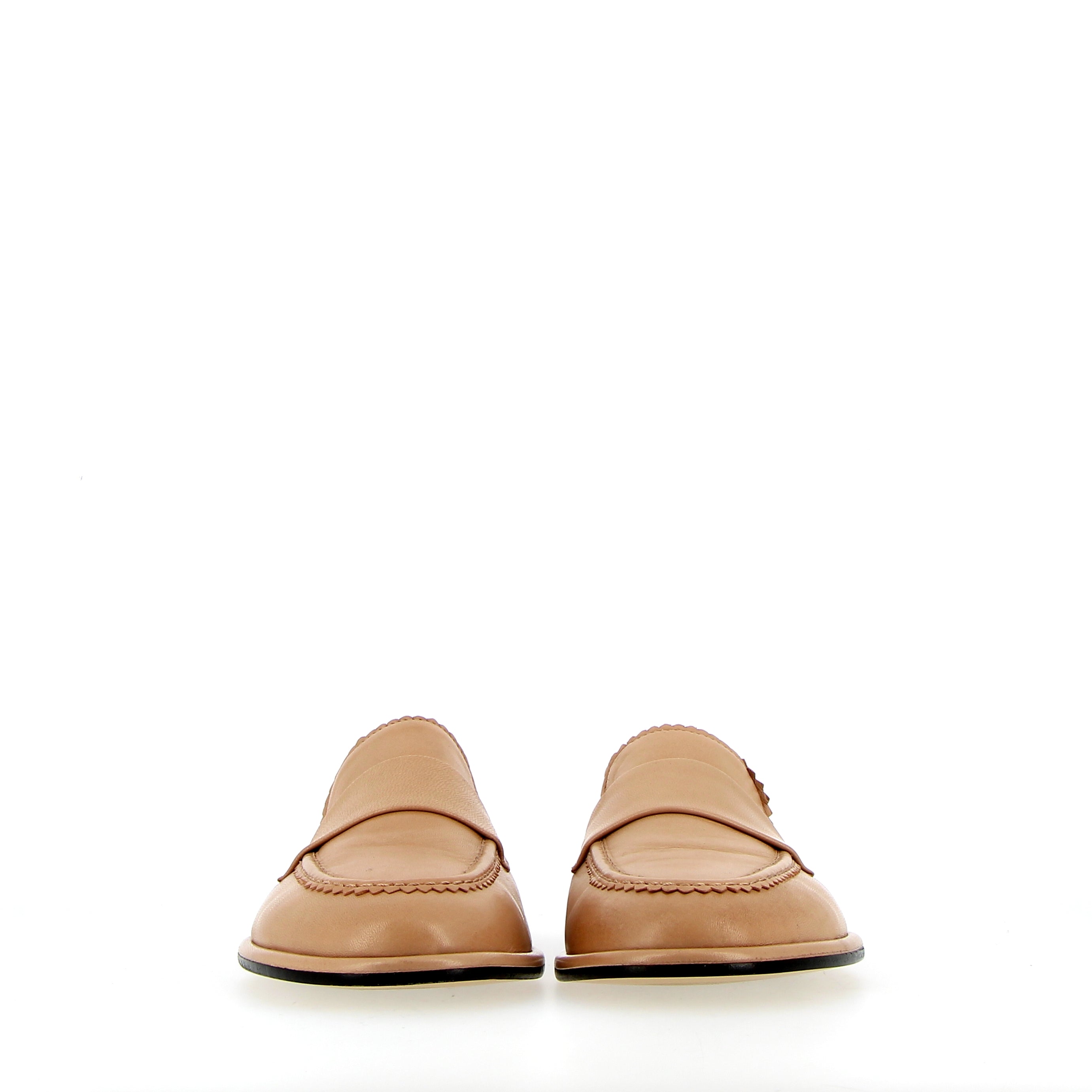 Soft round moccasin in natural glove nappa