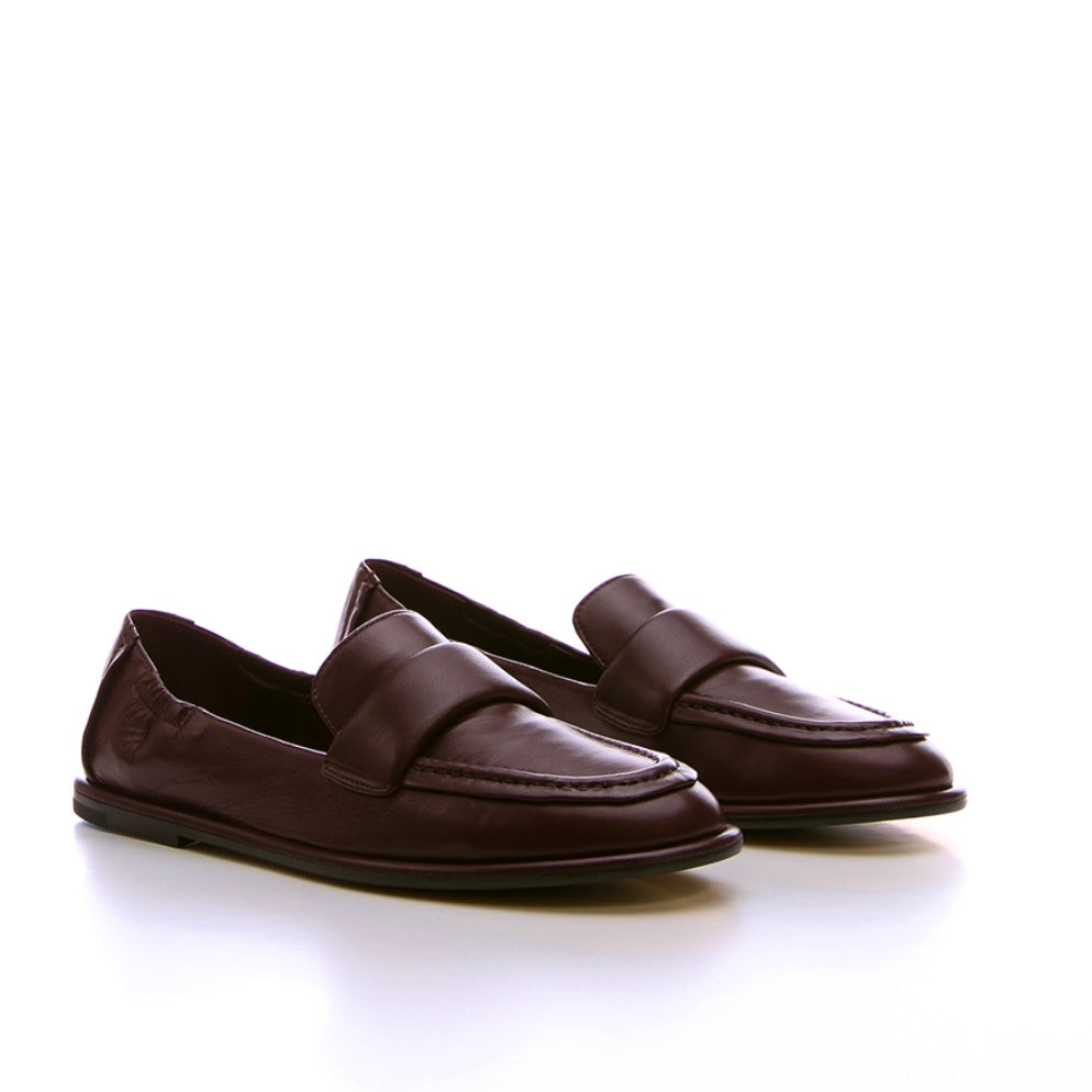 Round-toe moccasin in burgundy glove-soft nappa leather.