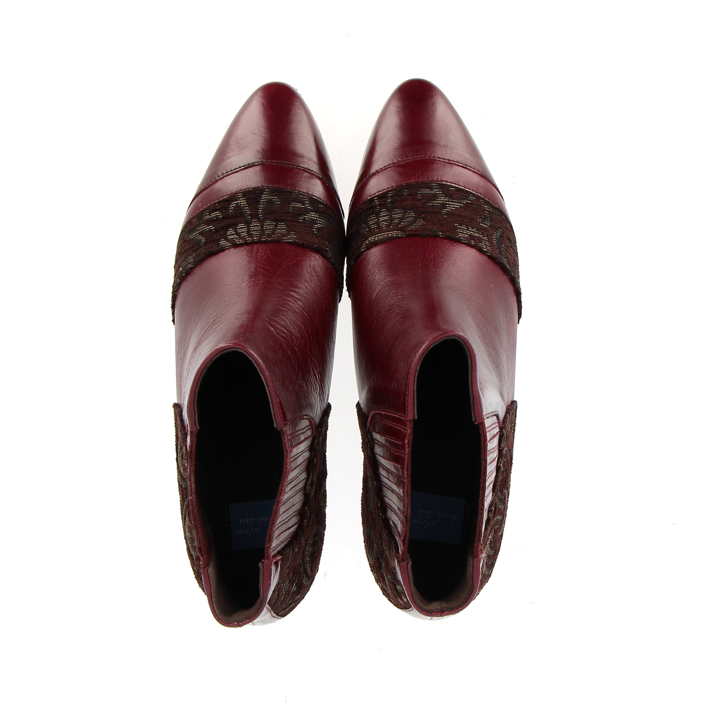 Bianca ankle boot in glossy burgundy leather and fabric