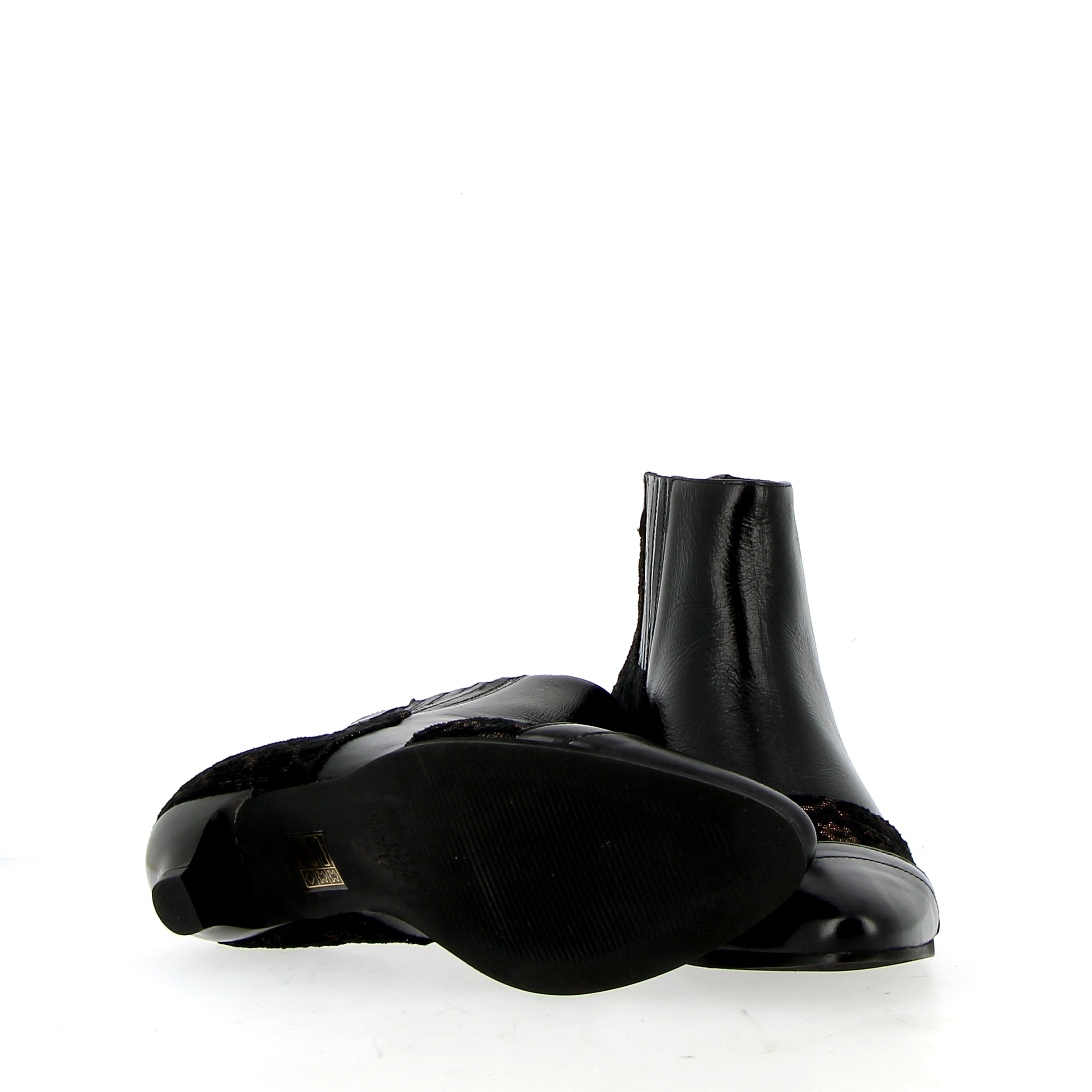 Bianca ankle boot in black leather and fabric