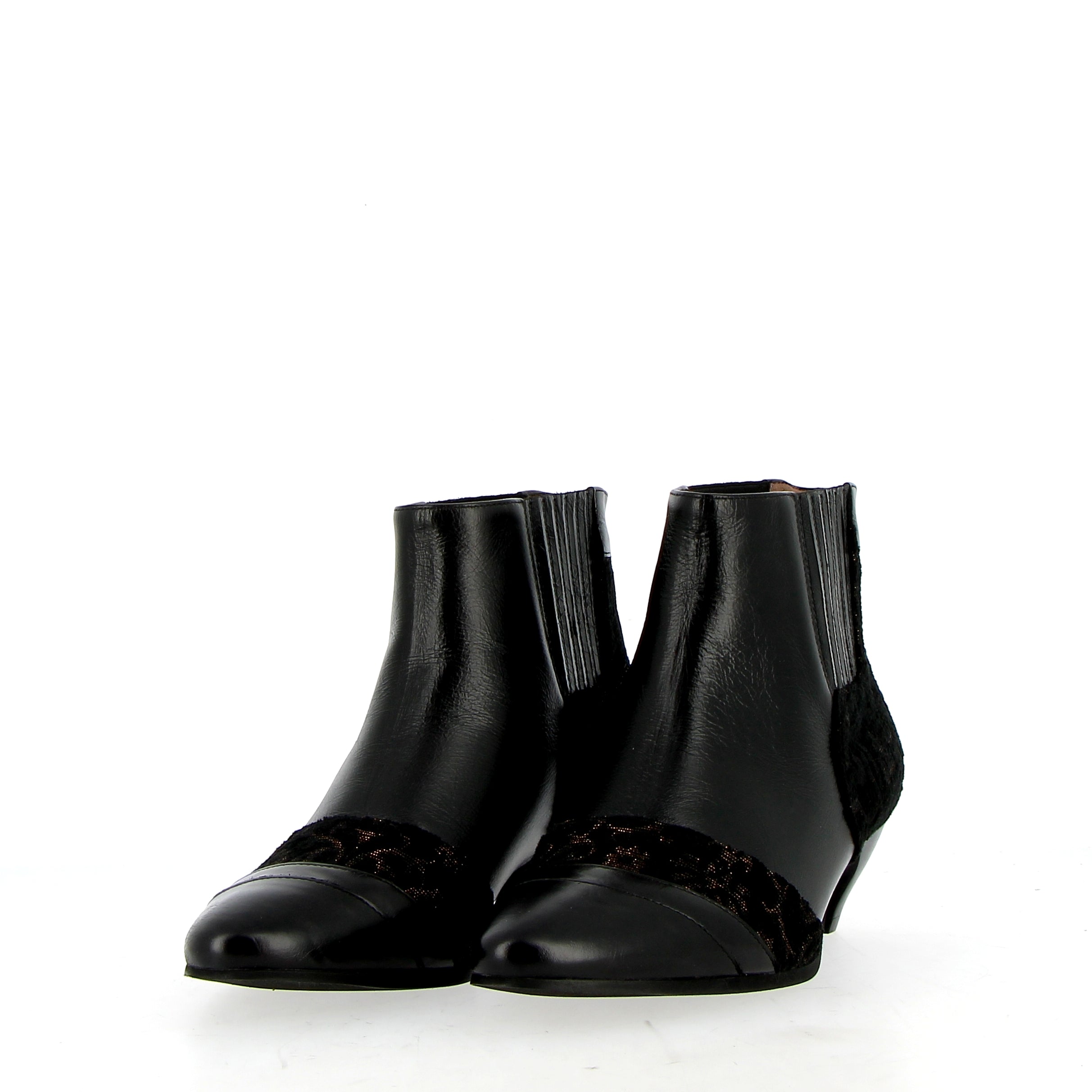 Bianca ankle boot in black leather and fabric