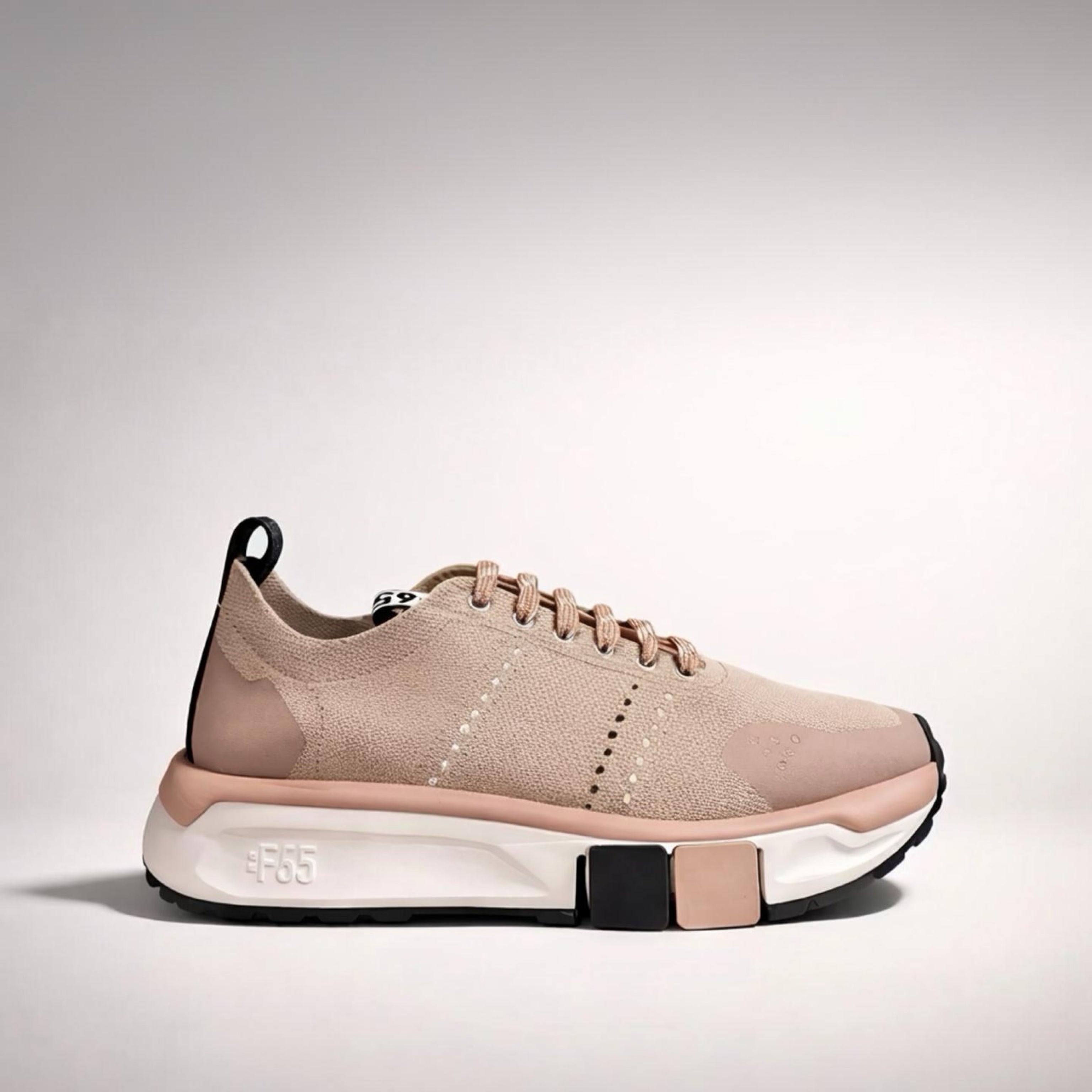 Sneaker taupe e nude con suola super light