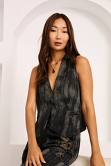 Gilet sartoriale con borchie