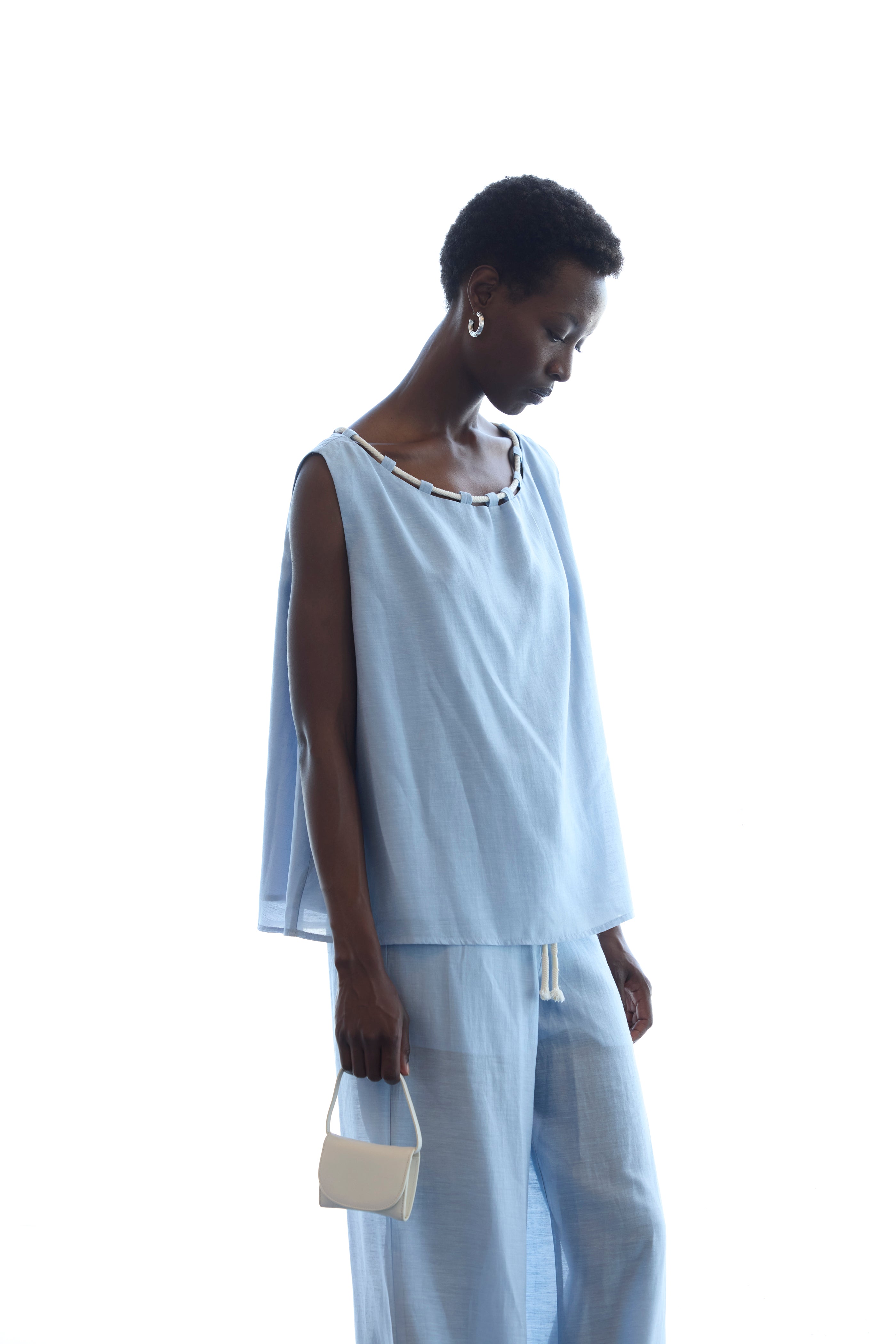 Pantalone celeste con corda