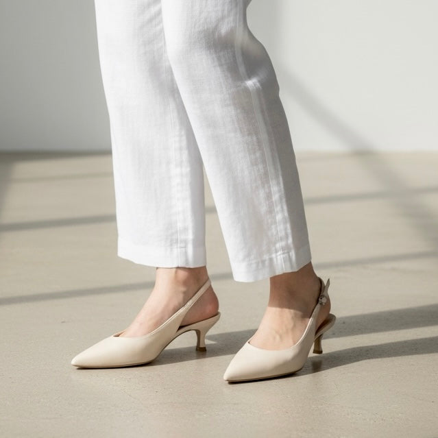 Slingback nappa latte a punta tacco 55