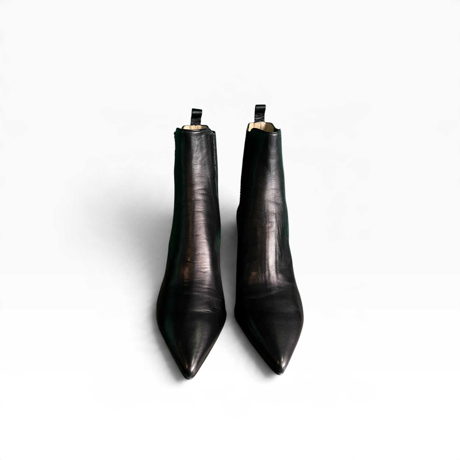 Stivaletto a punta in nappa da guanto supersoft nera con doppio elastico